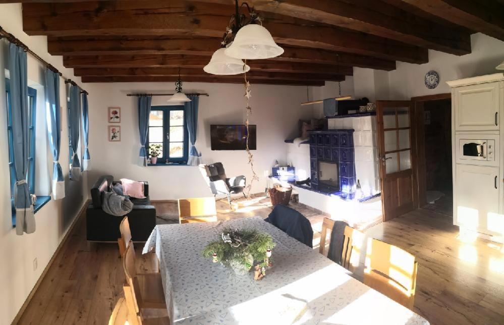 Chalupa pod dubem , Hlinov , Novohradské hory , Nové Hrady