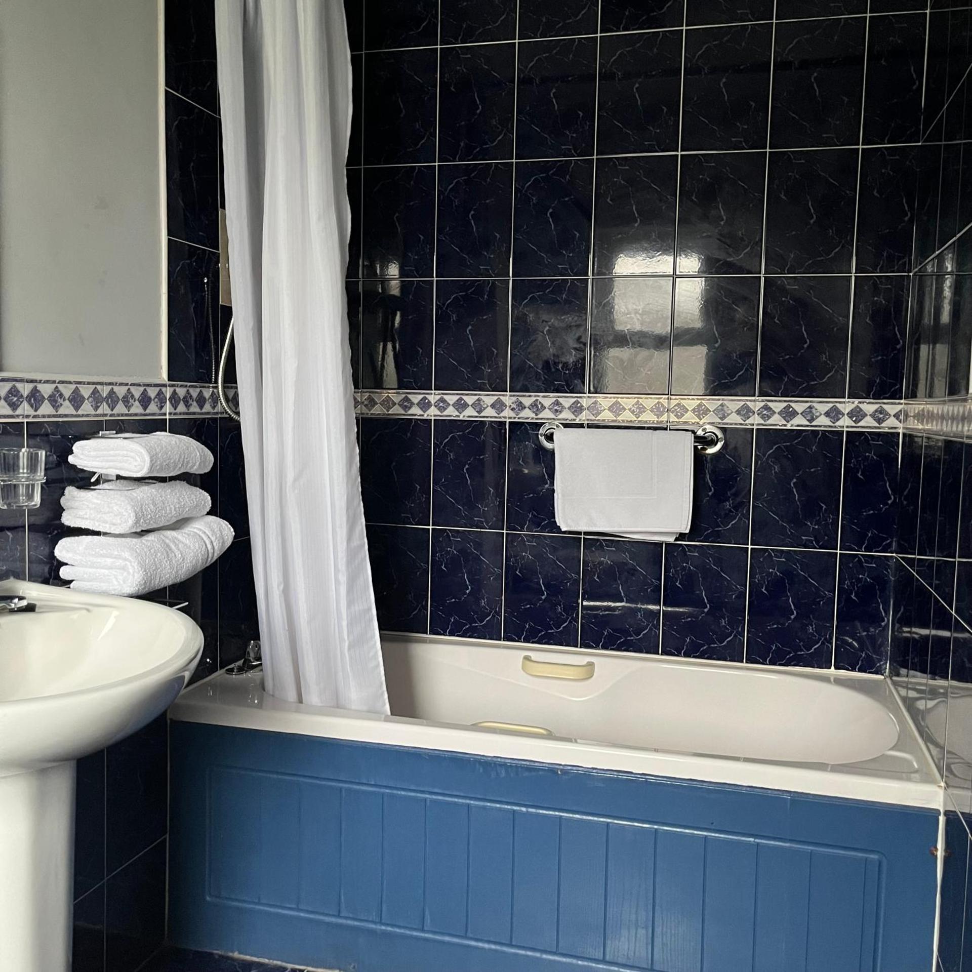 The Yeats County Inn Hotel