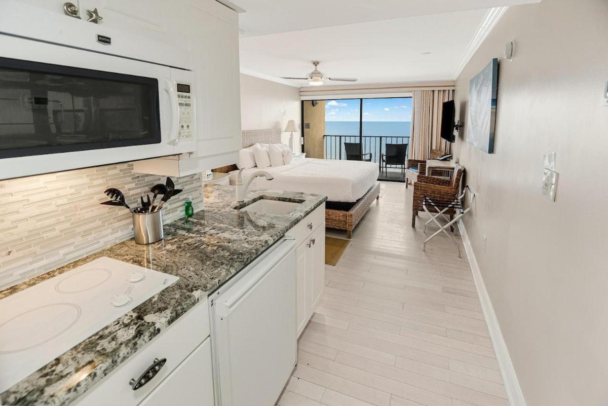 Panoramic Views Oceanfront Tower King Room 7th Flr