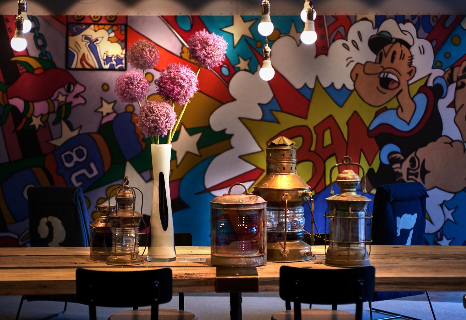 Communal lounge/ TV room