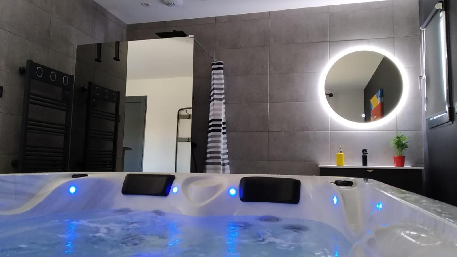 Le Spa du Verger de Firmin - jacuzzi intérieur privé