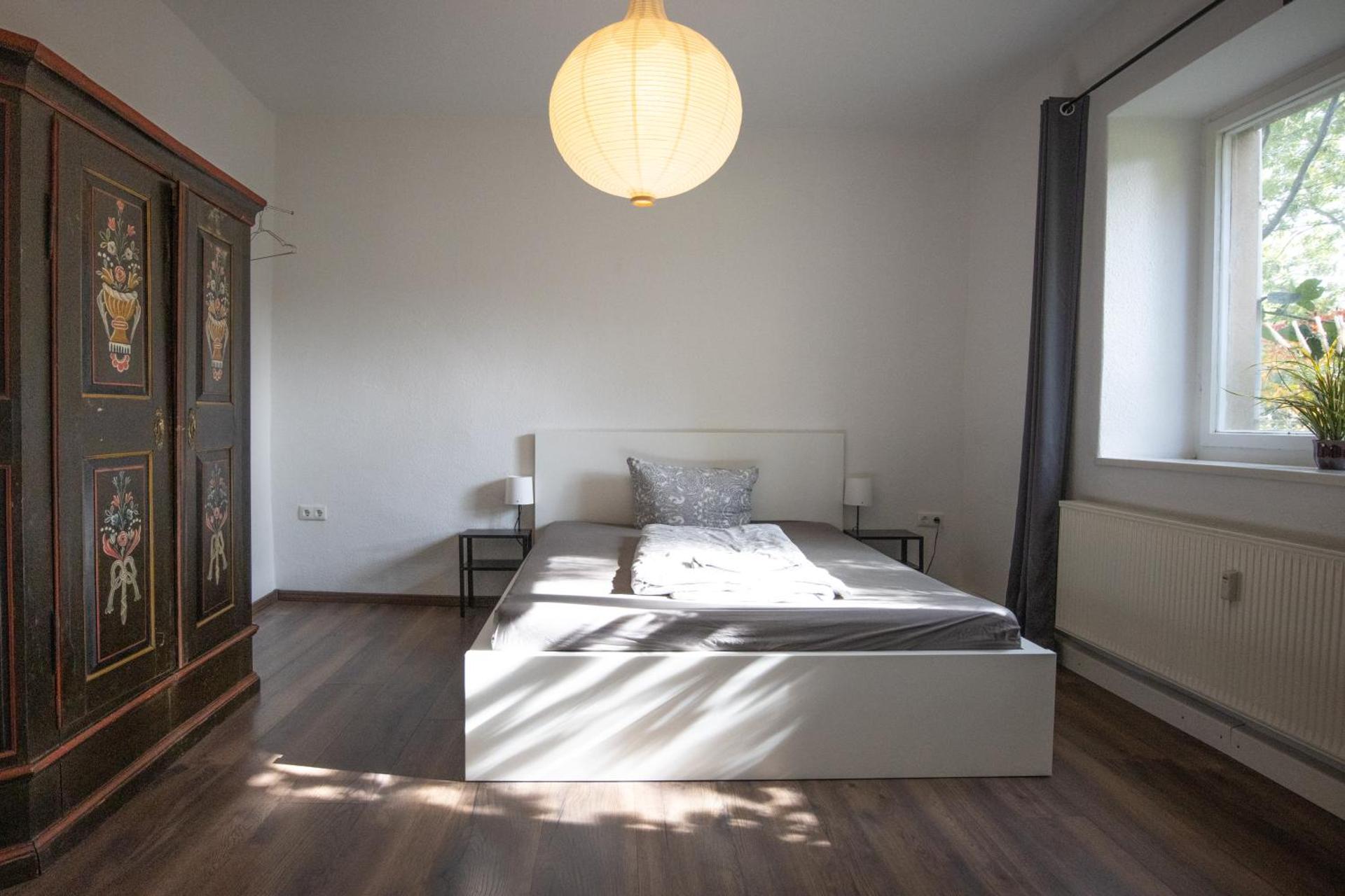 Gewölbe aus dem Jahr 1806 genau zw L und DD