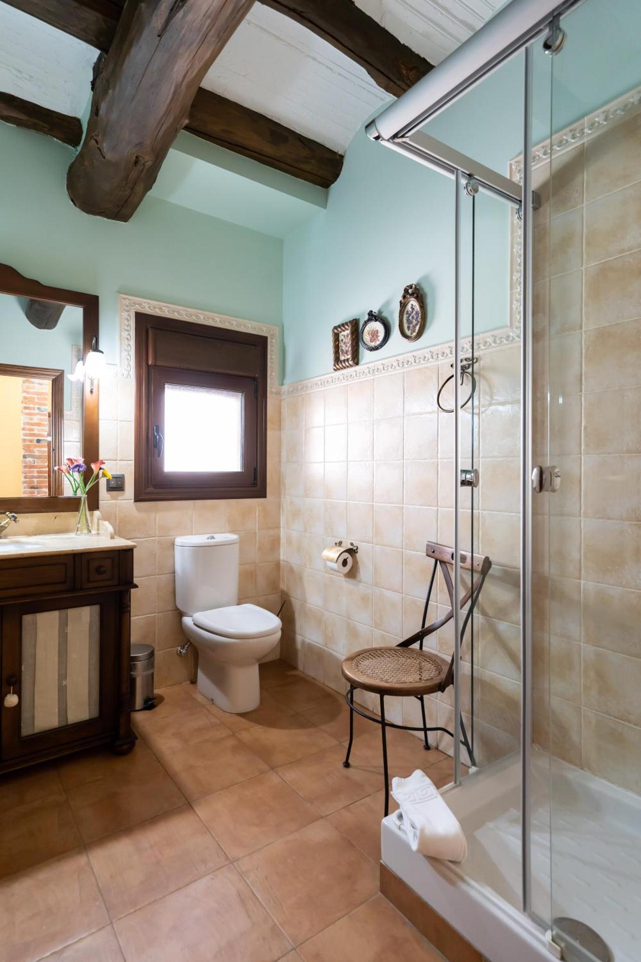 Two-Bedroom Apartment (Peracense)