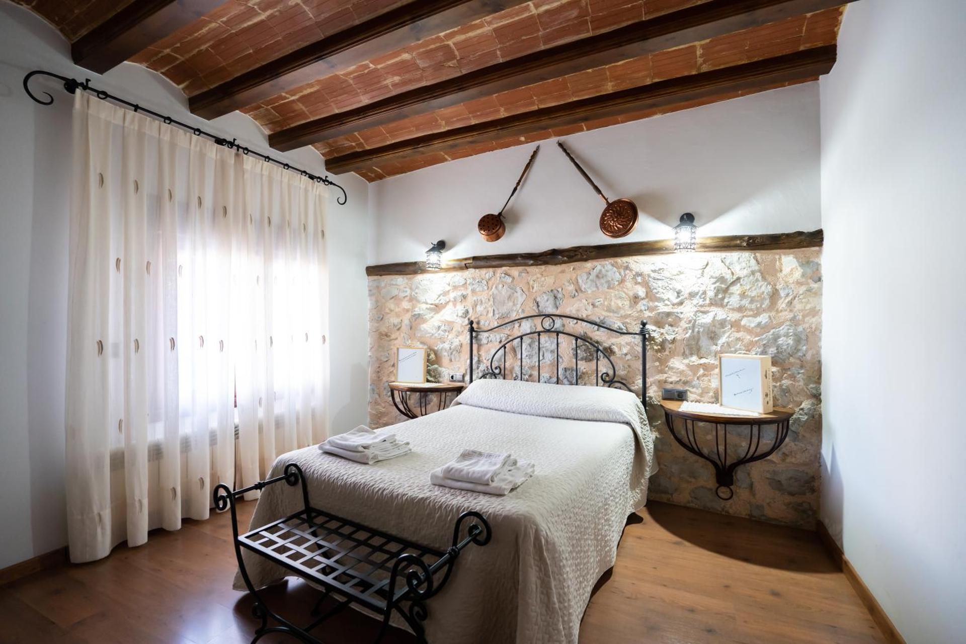 Two-Bedroom Apartment (Jiloca)