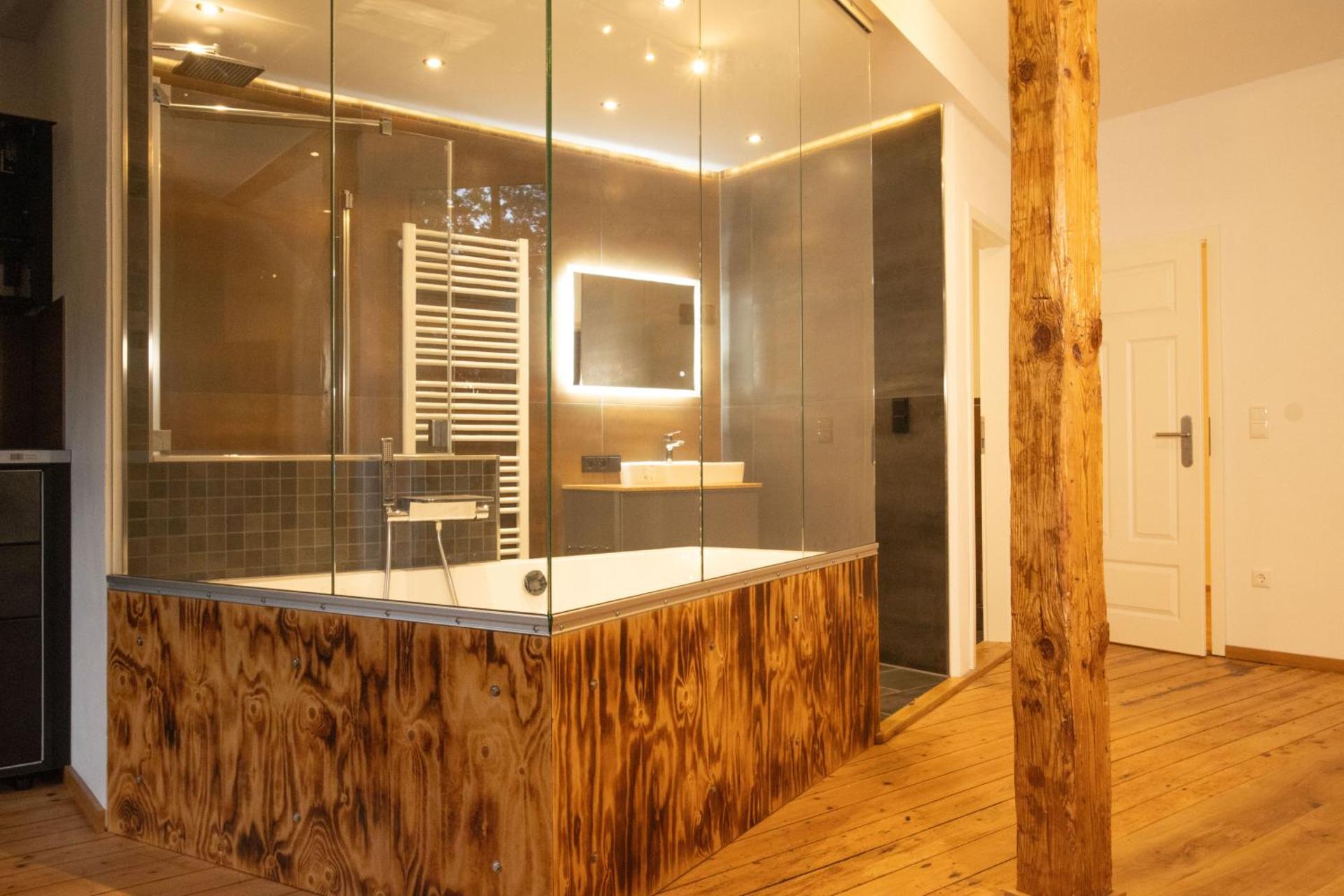 Loft Apartment mit großer Badewanne A