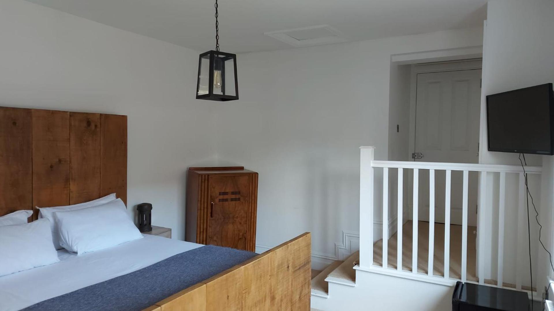 Superking Size City Centre En-Suite Room + Parking