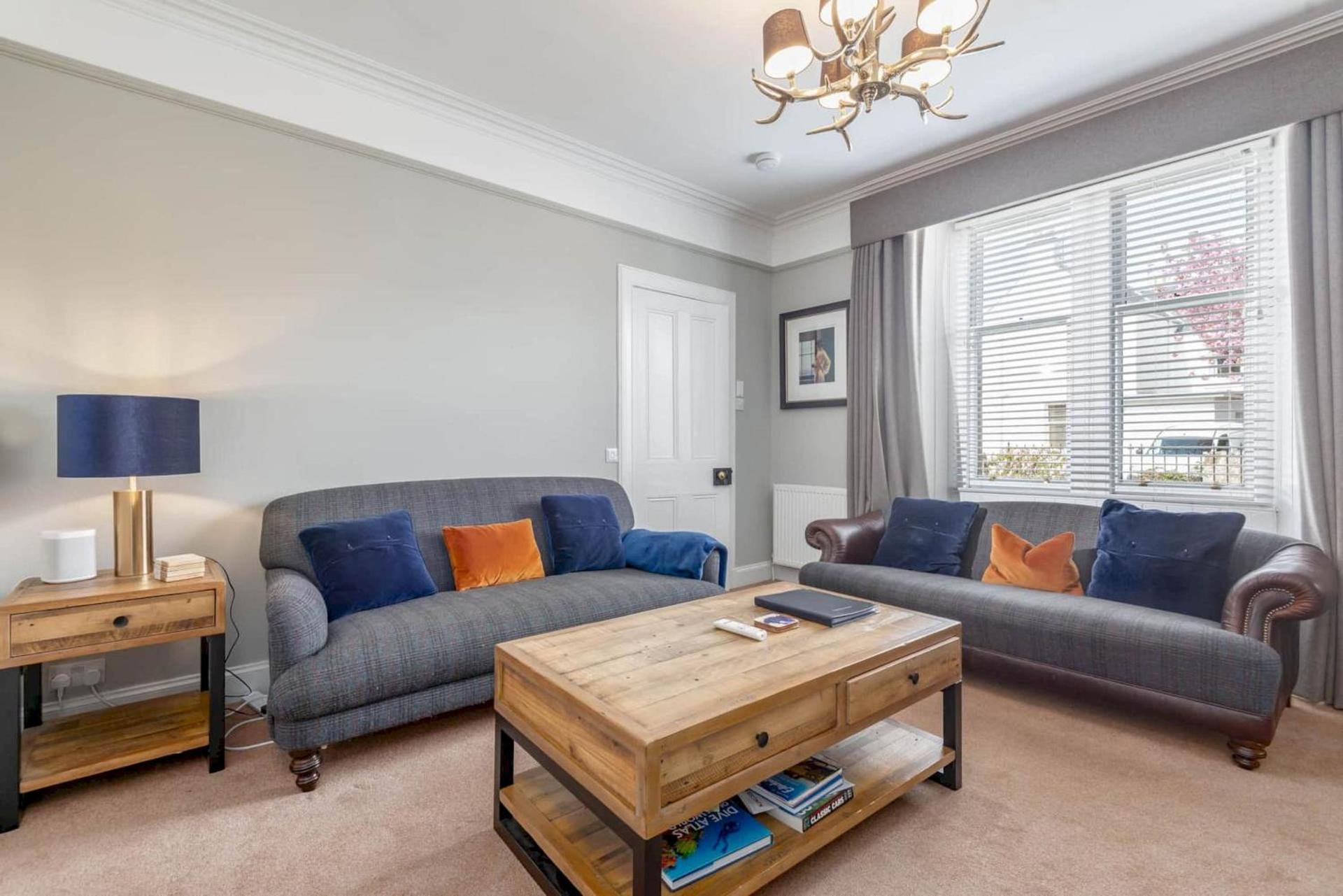 Communal lounge/ TV room