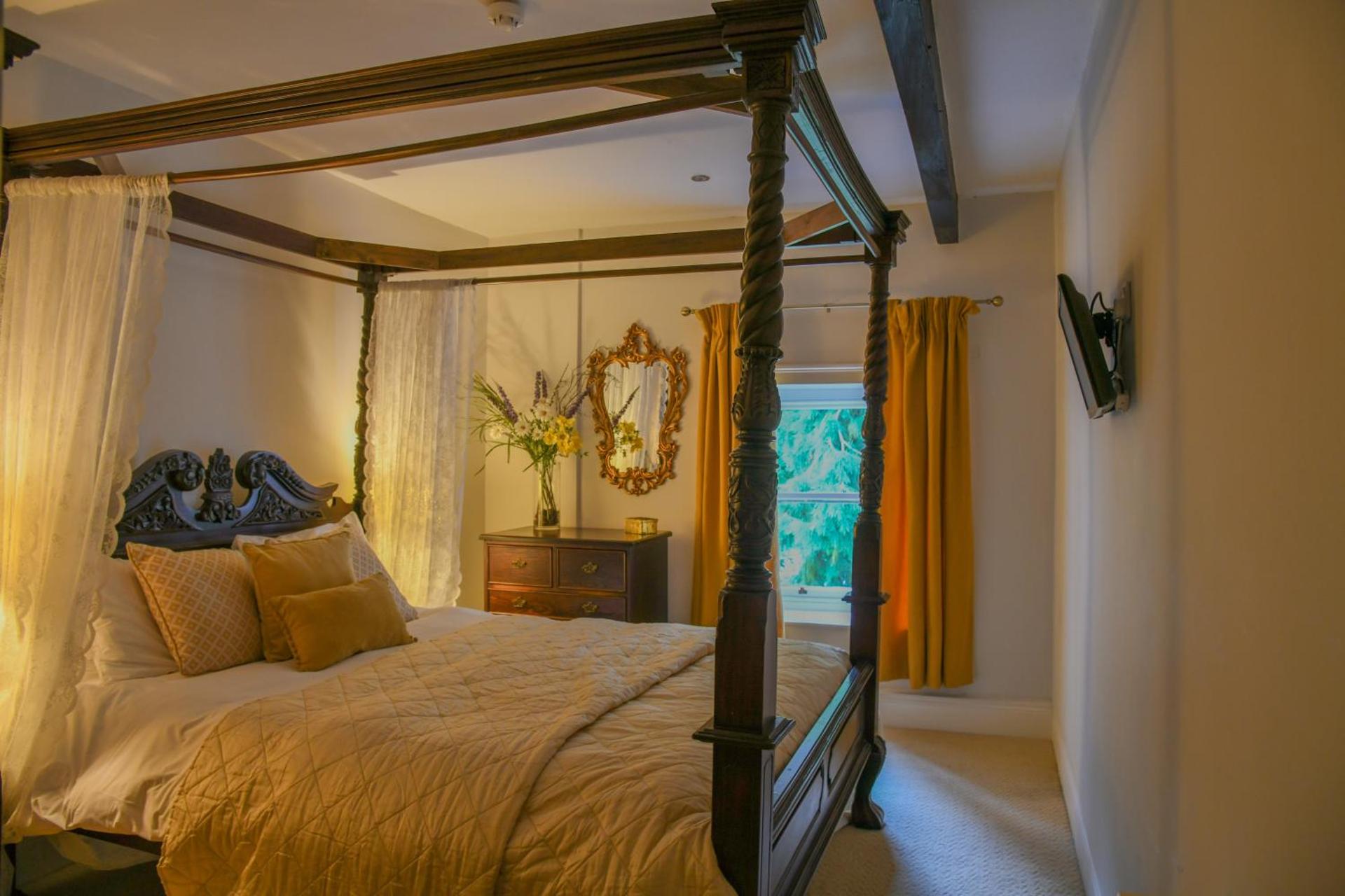 Double Room with Four Poster Bed