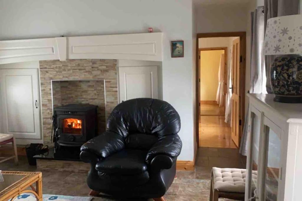 Cheerful 3 bedroom country farm house