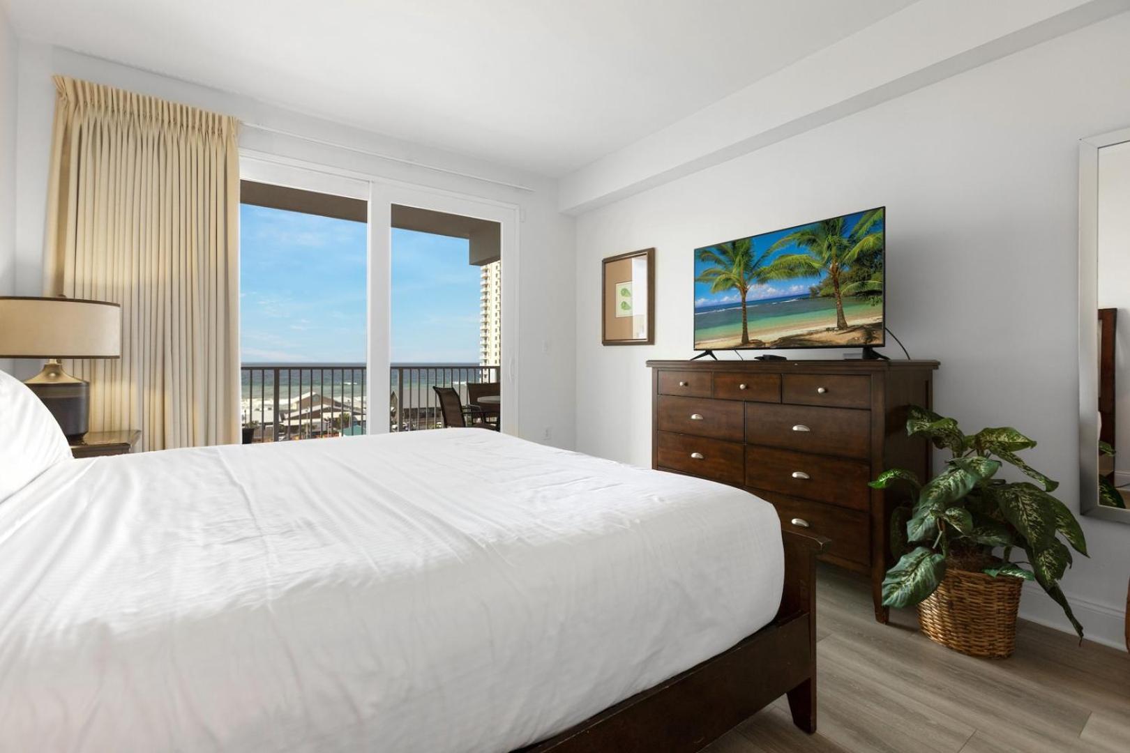 Amazing Beach Ocean View Condo! Free Beach ChairsService! Sleeps 8! by Dolce Vita Getaways PCB