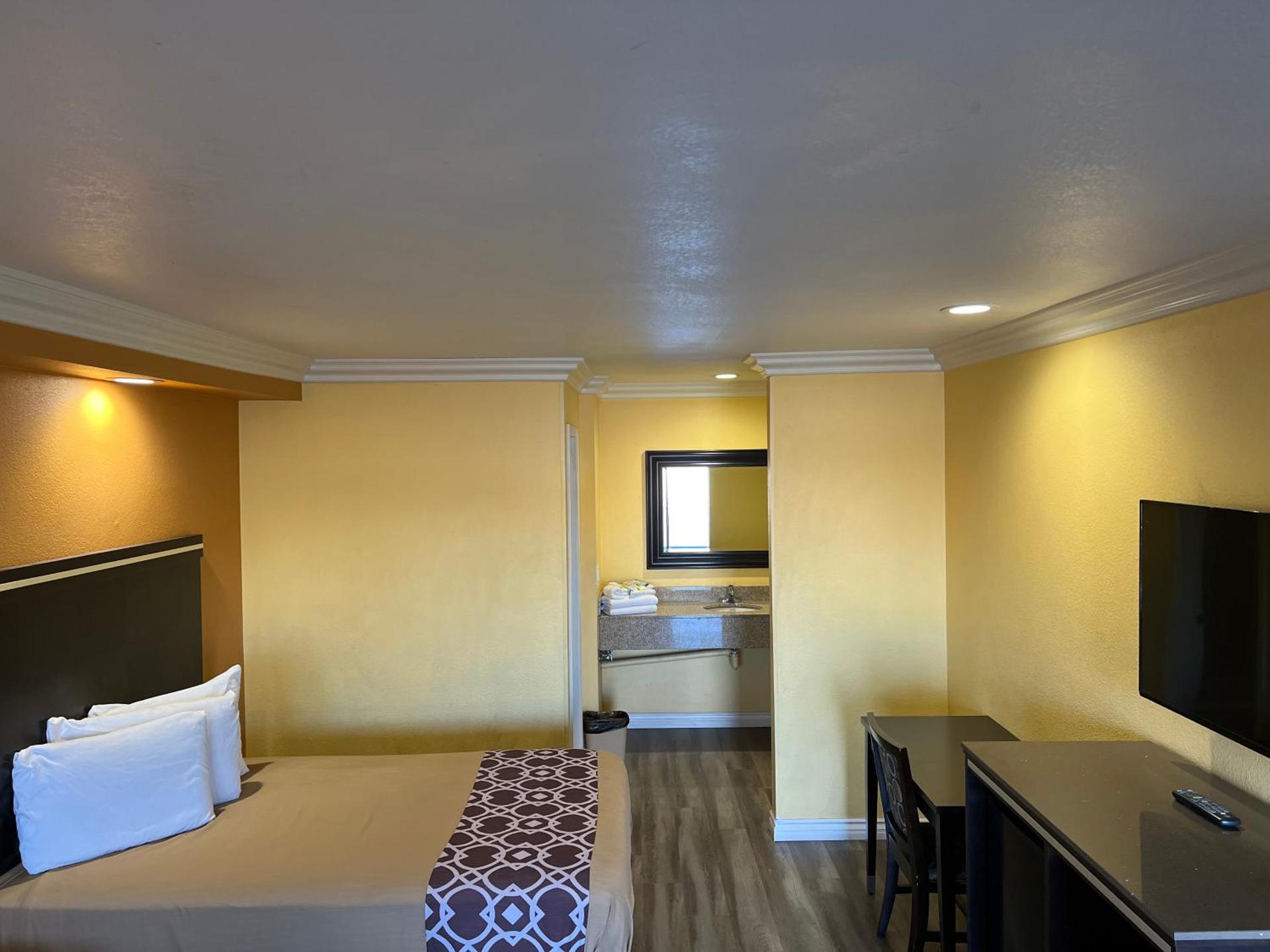 Industry Inn & Suites