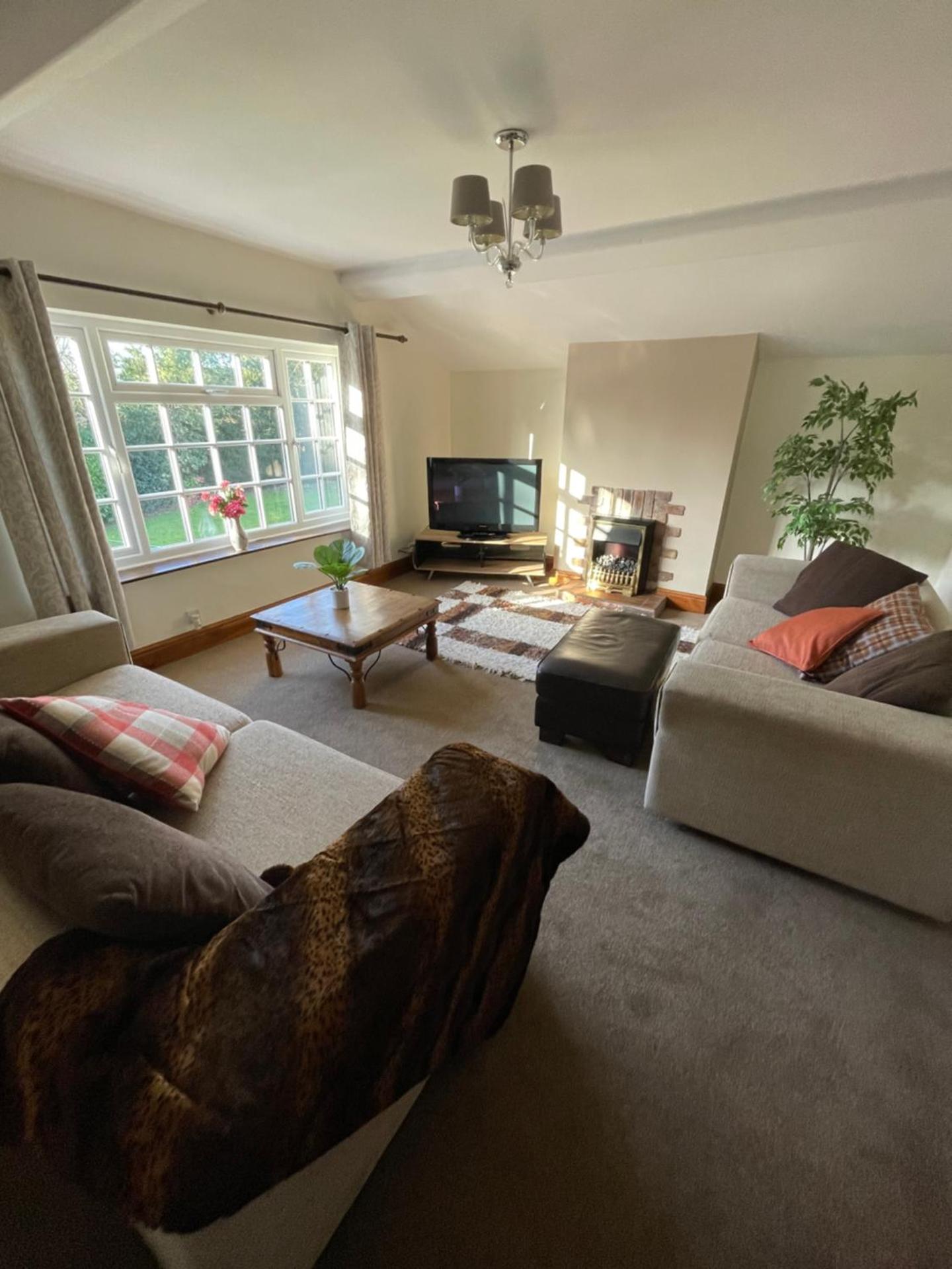 Communal lounge/ TV room