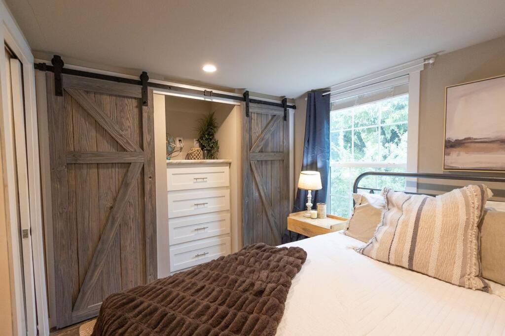 Pet friendly Tiny House Rental with new Access to Guadalupe River NBTX