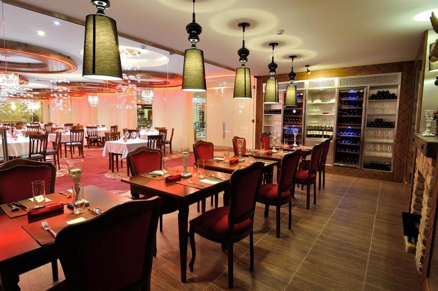 Hotel Cascade Resort & Spa