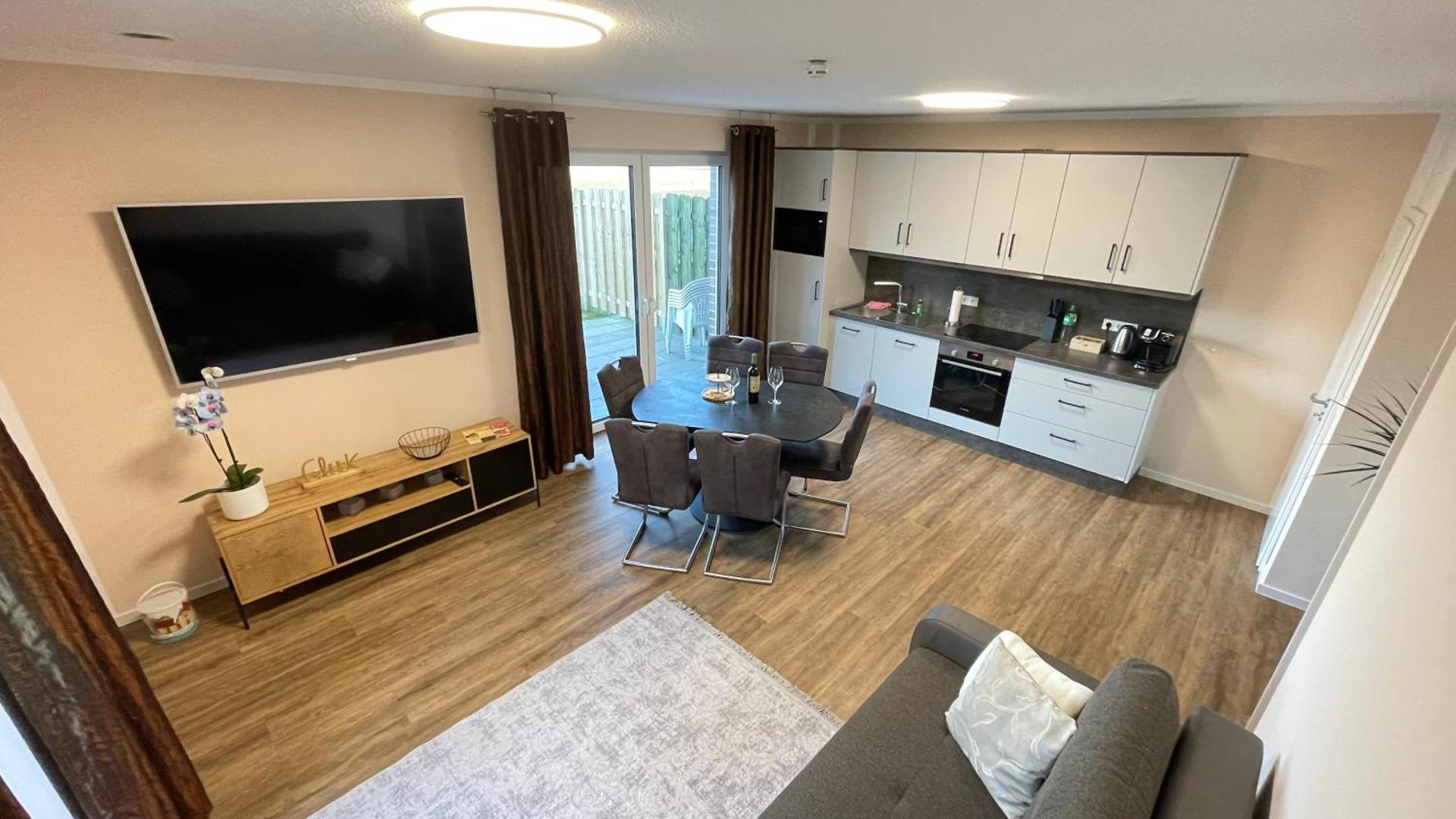 Communal lounge/ TV room