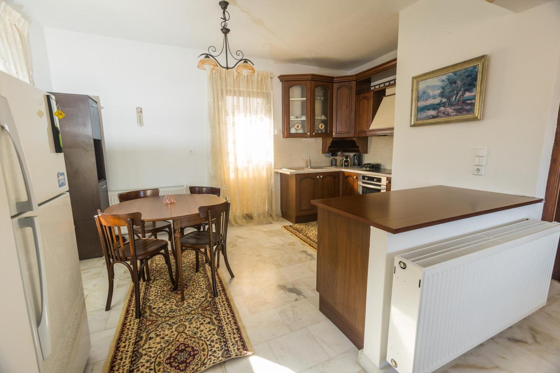 Avgerinos Ηome BREAKFAST BASKET COMPLIMENTARY