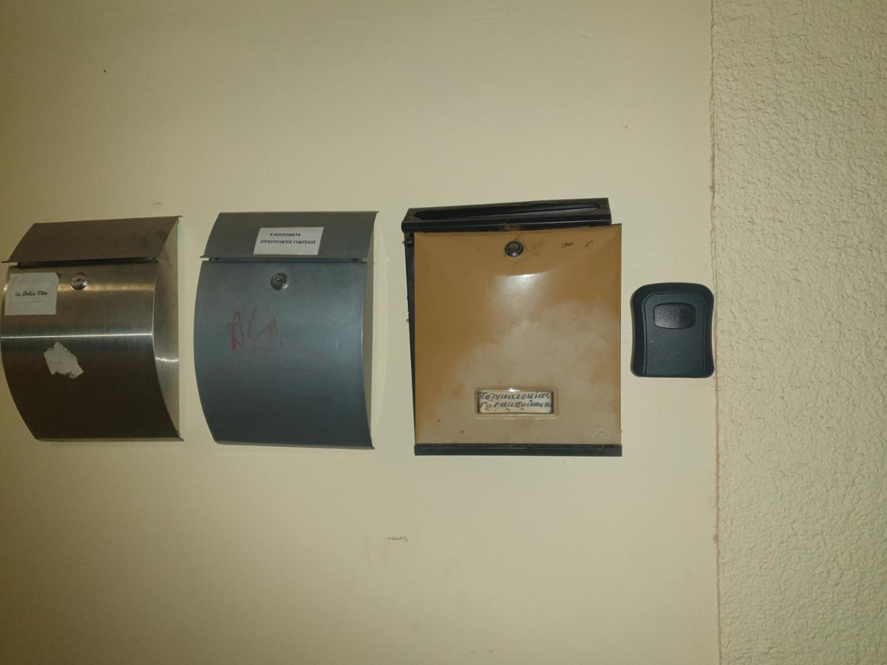 Glyfada Path of Poets