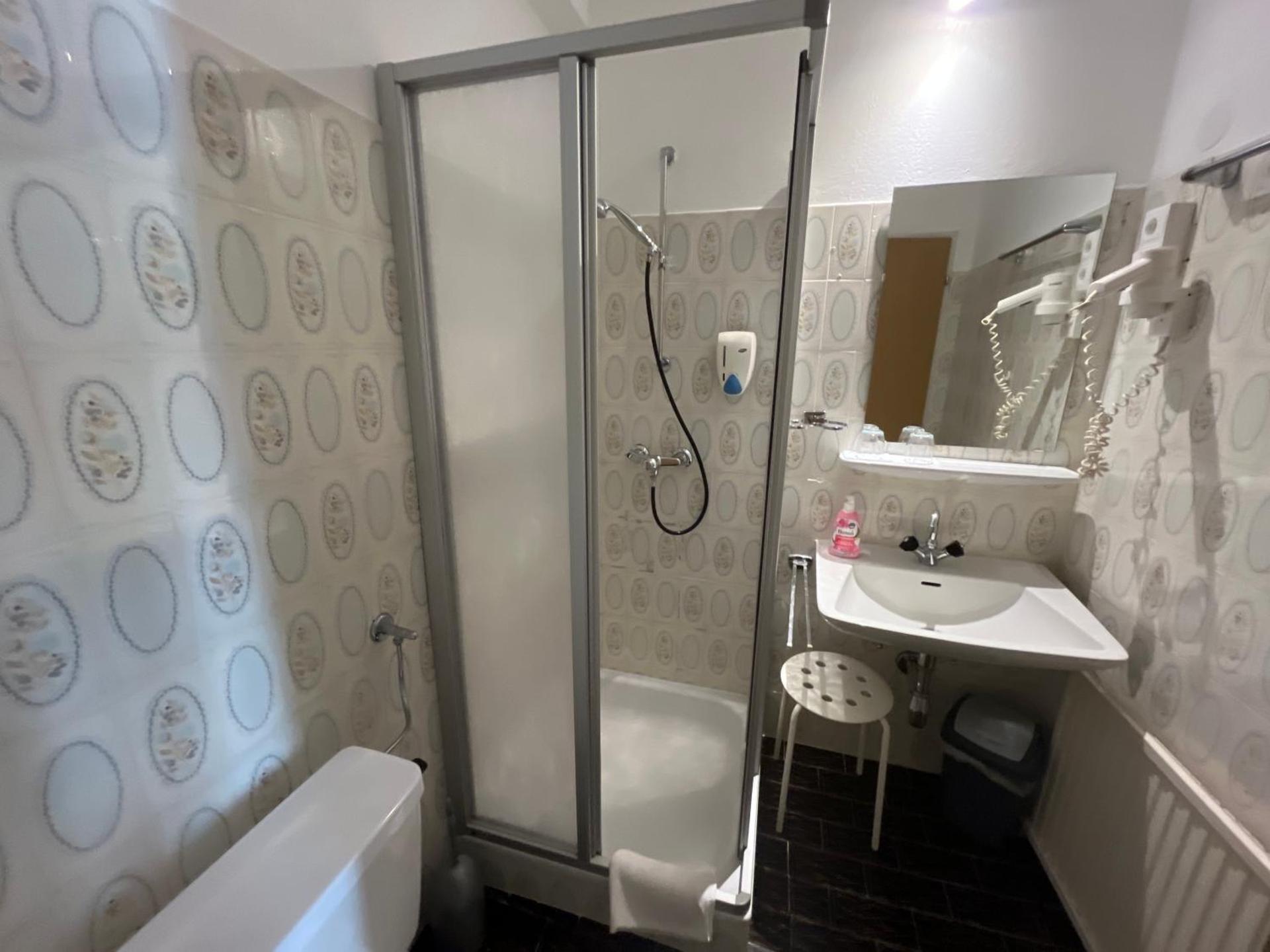 Double Room with Shower