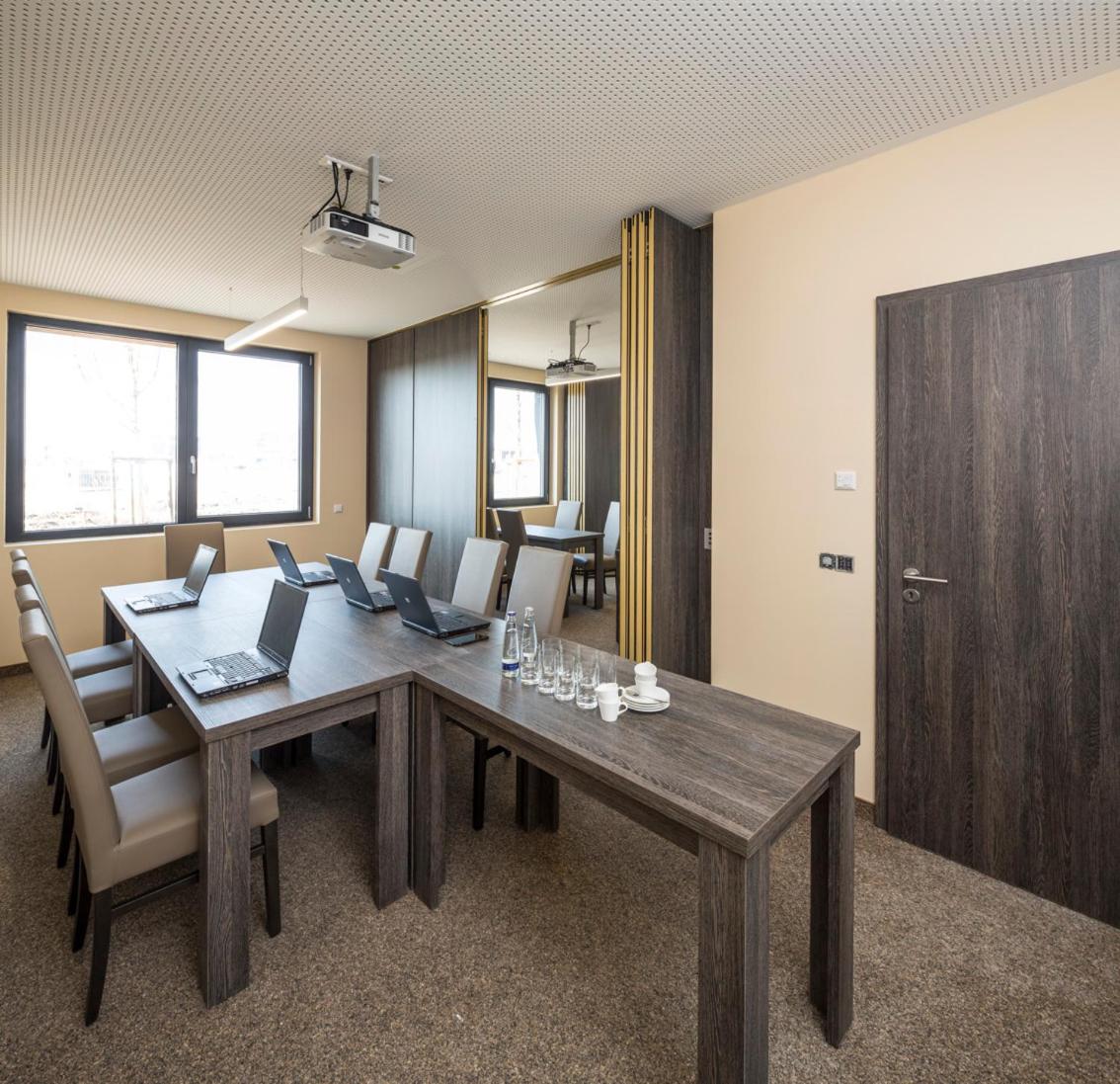 Meeting/conference room