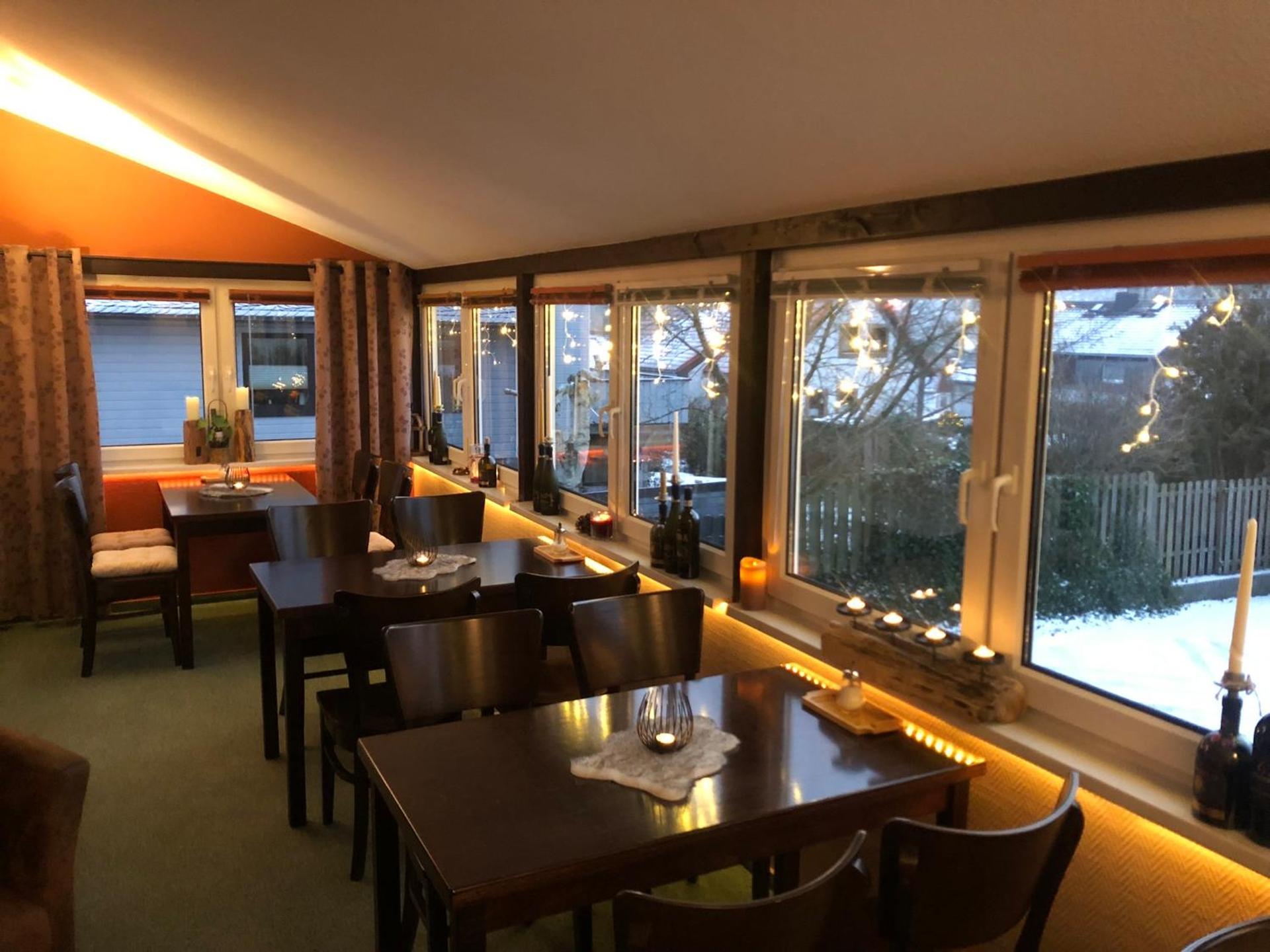 Restaurant/places to eat