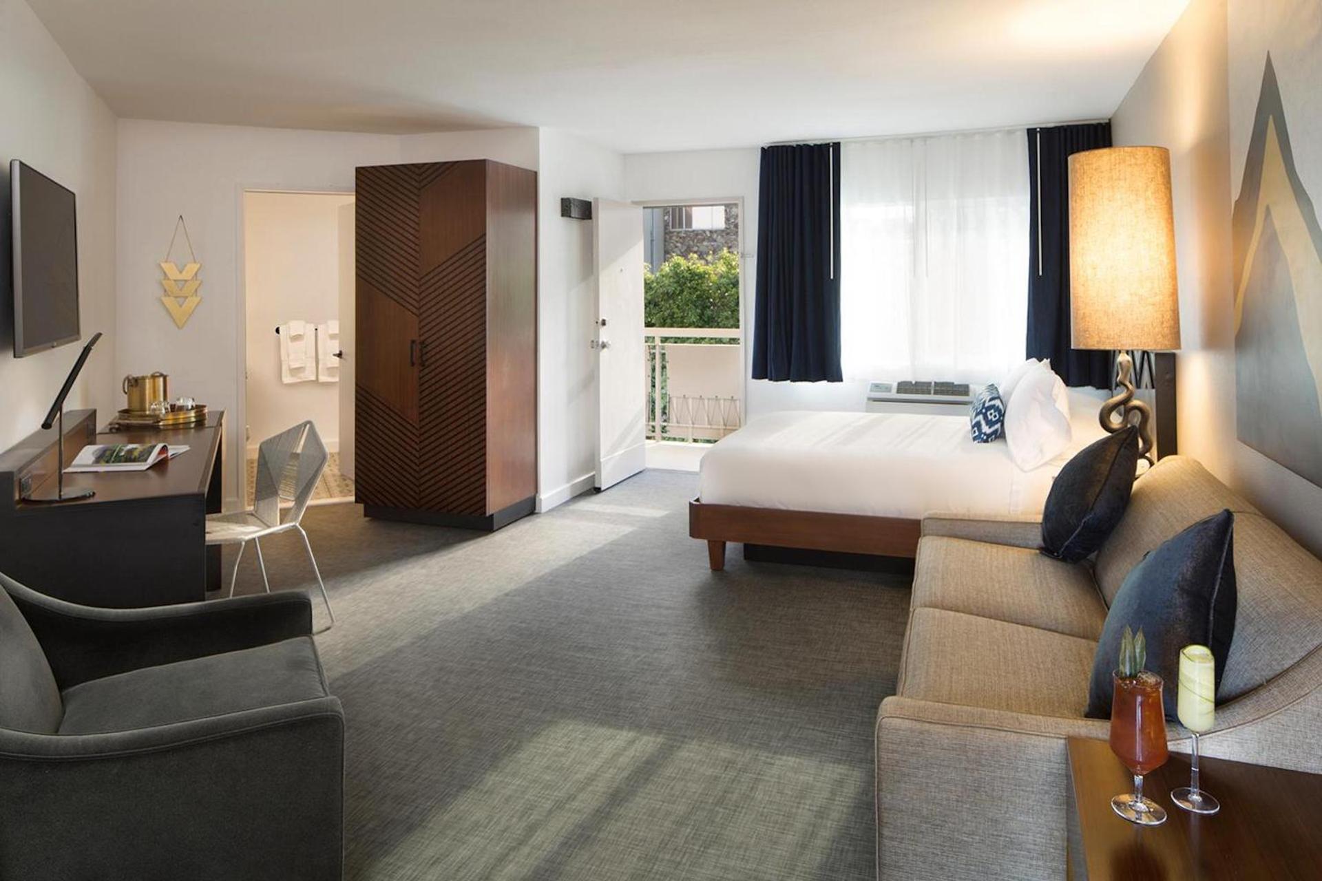 Photo of the whole room