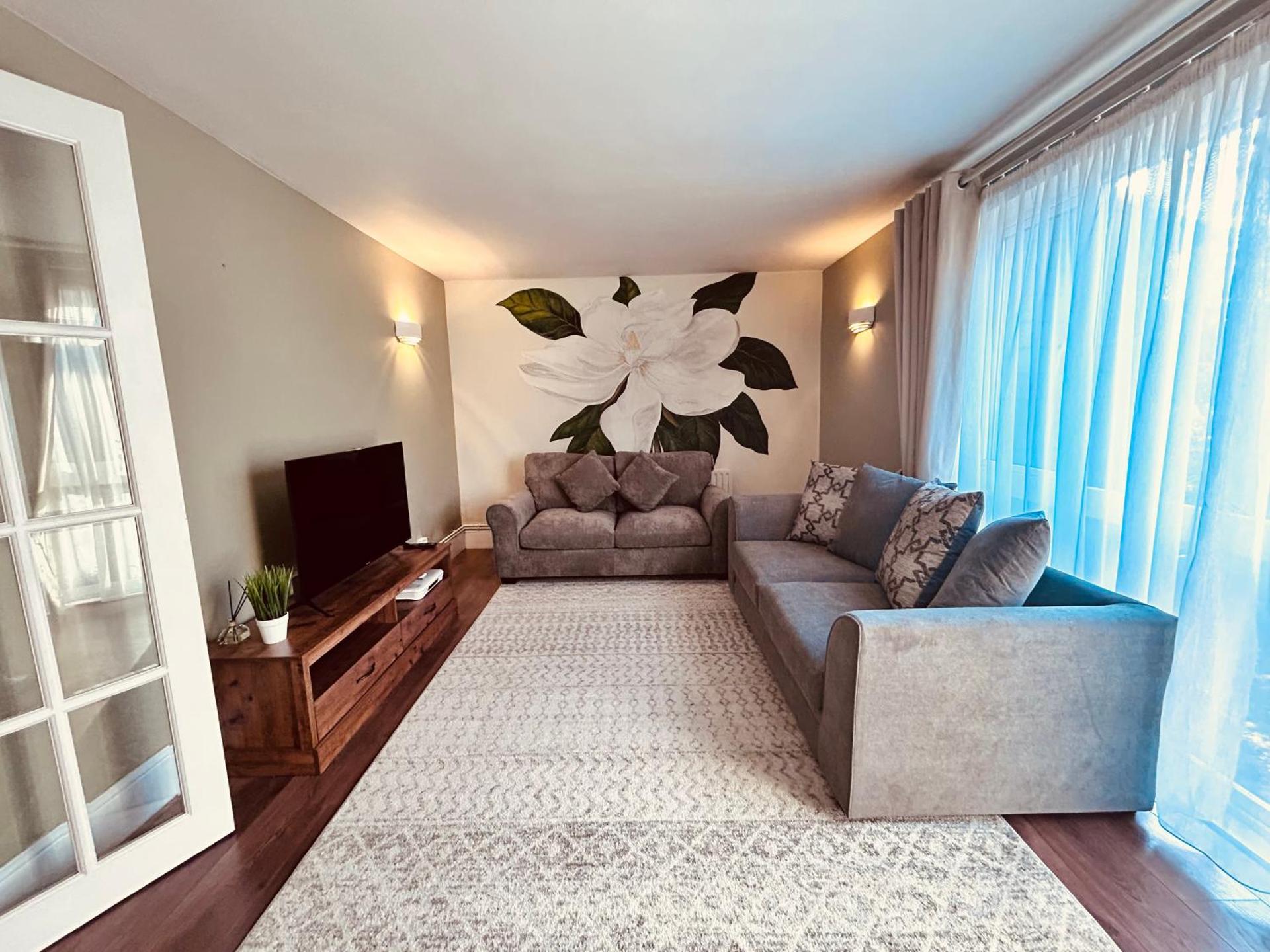 Communal lounge/ TV room