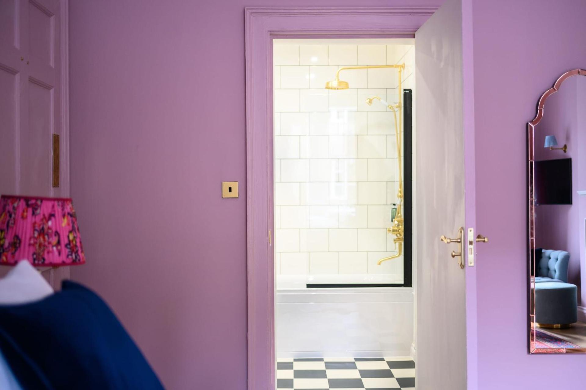 Queen Charlotte Guesthouse