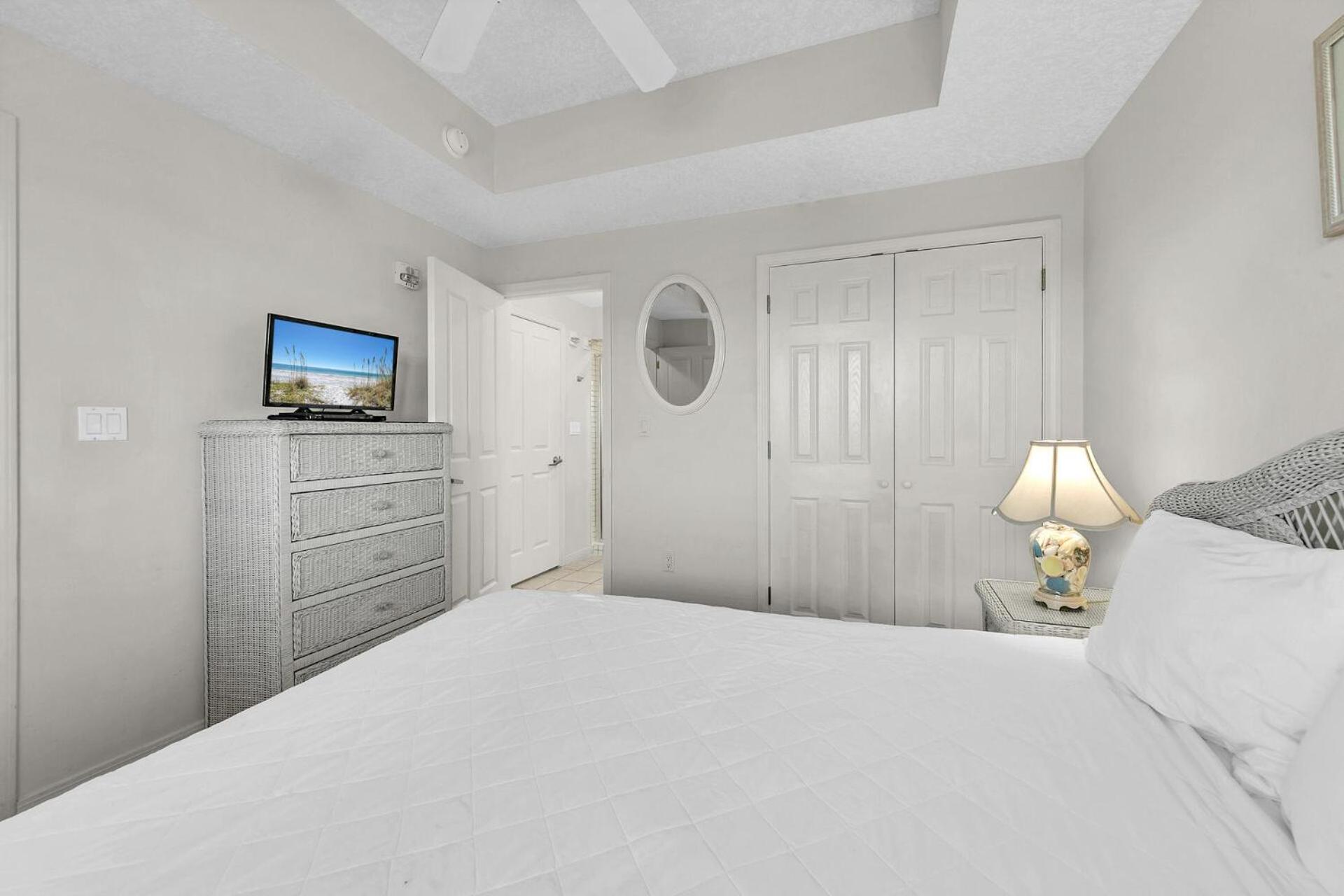 Destin West Gulfside 304 Two Bedroom with Bunks!!! Lazy River!!