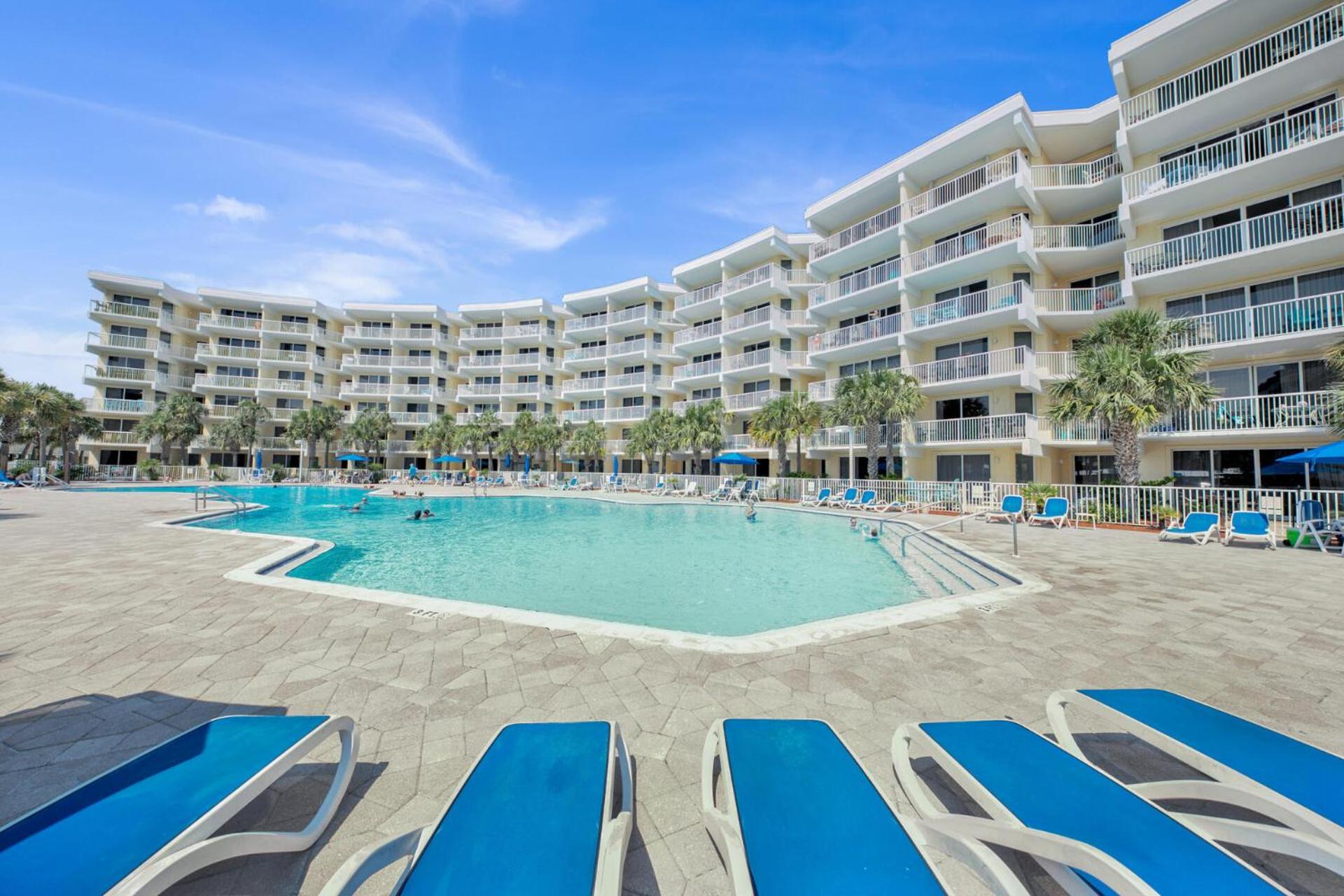 Destin West Gulfside 304 Two Bedroom with Bunks!!! Lazy River!!