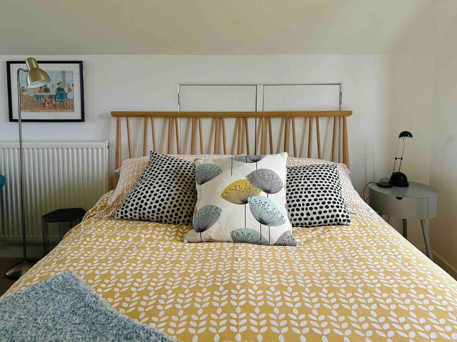 The Hideaway: Farnsfield (5 mins from Southwell)