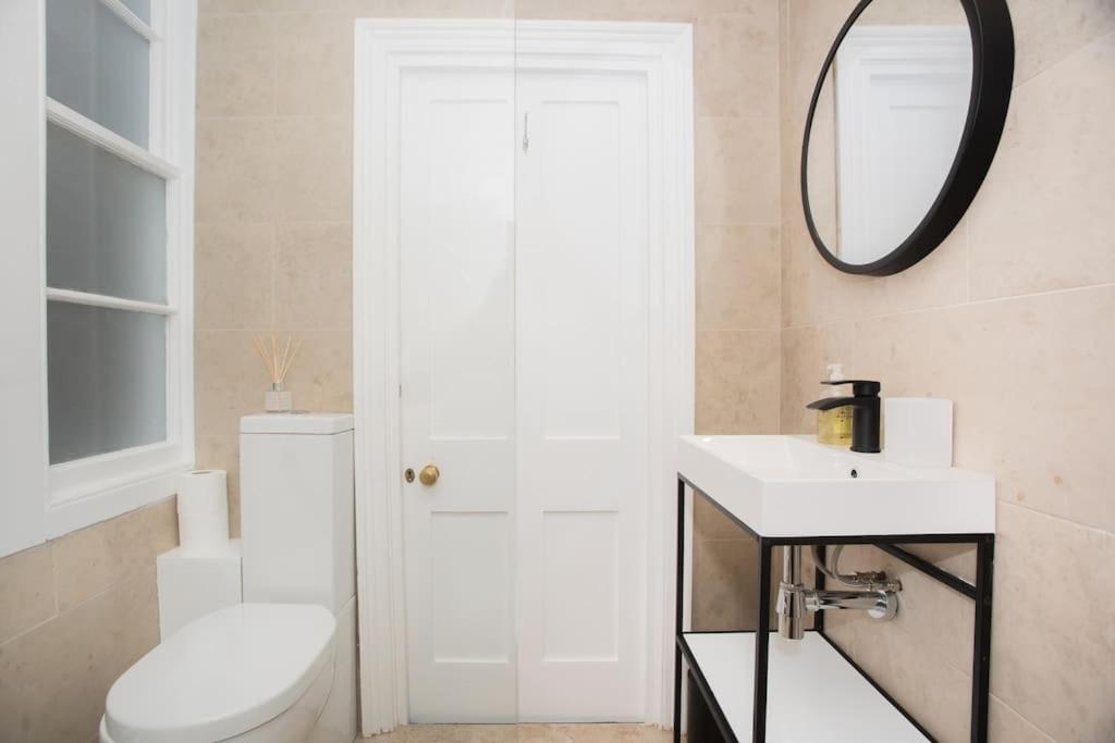 River View House Cleveland Bridge