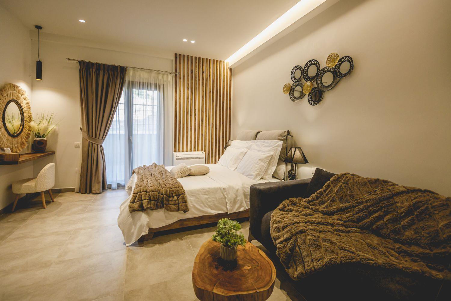 Naias Nemeia Luxury Rooms