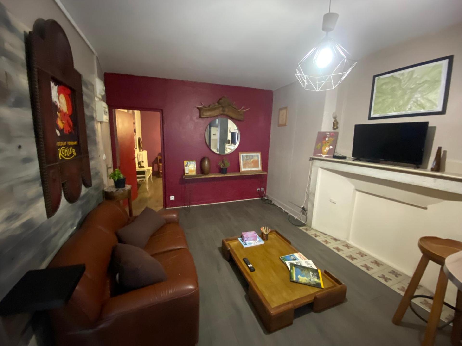 Communal lounge/ TV room