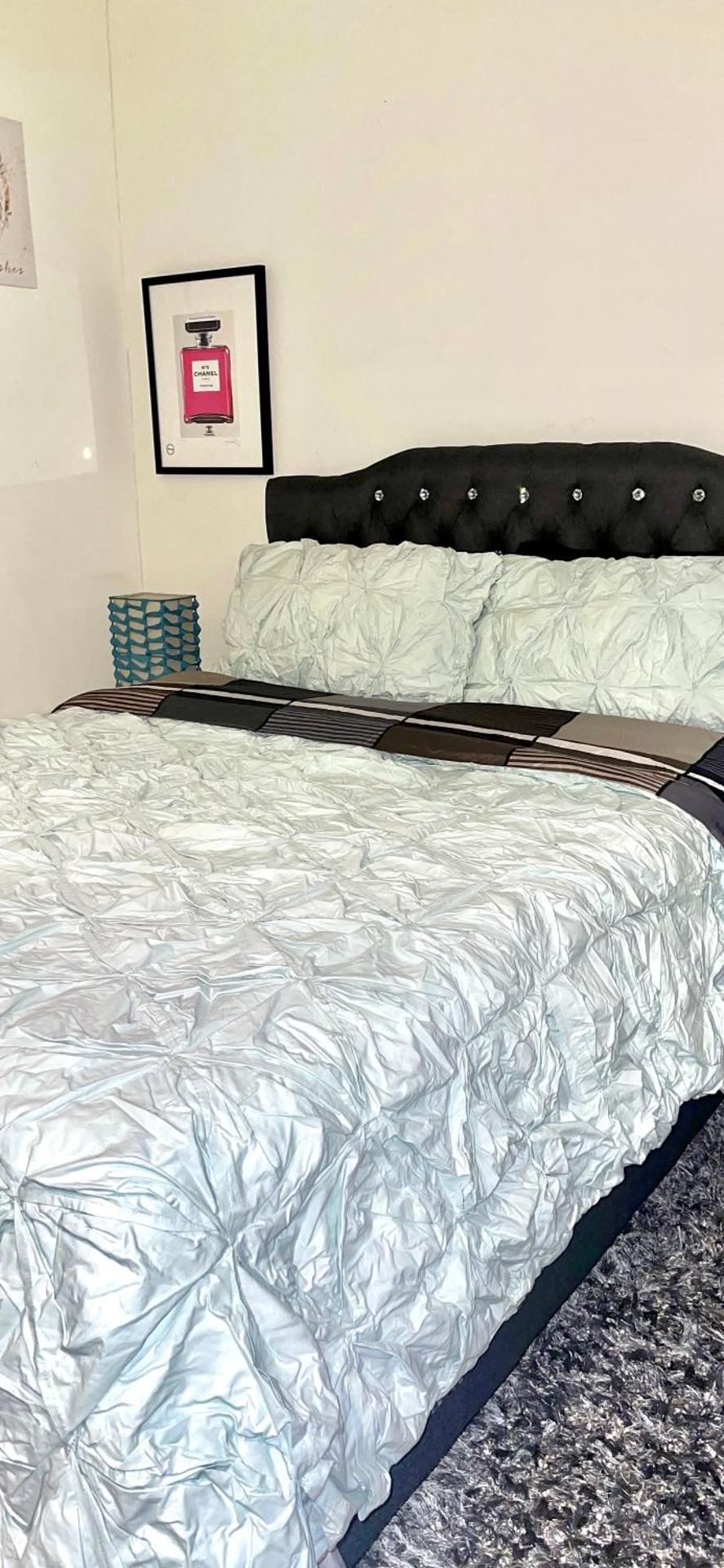 Huge Downtown LA Loft with Rooftop Pool & Jacuzzi