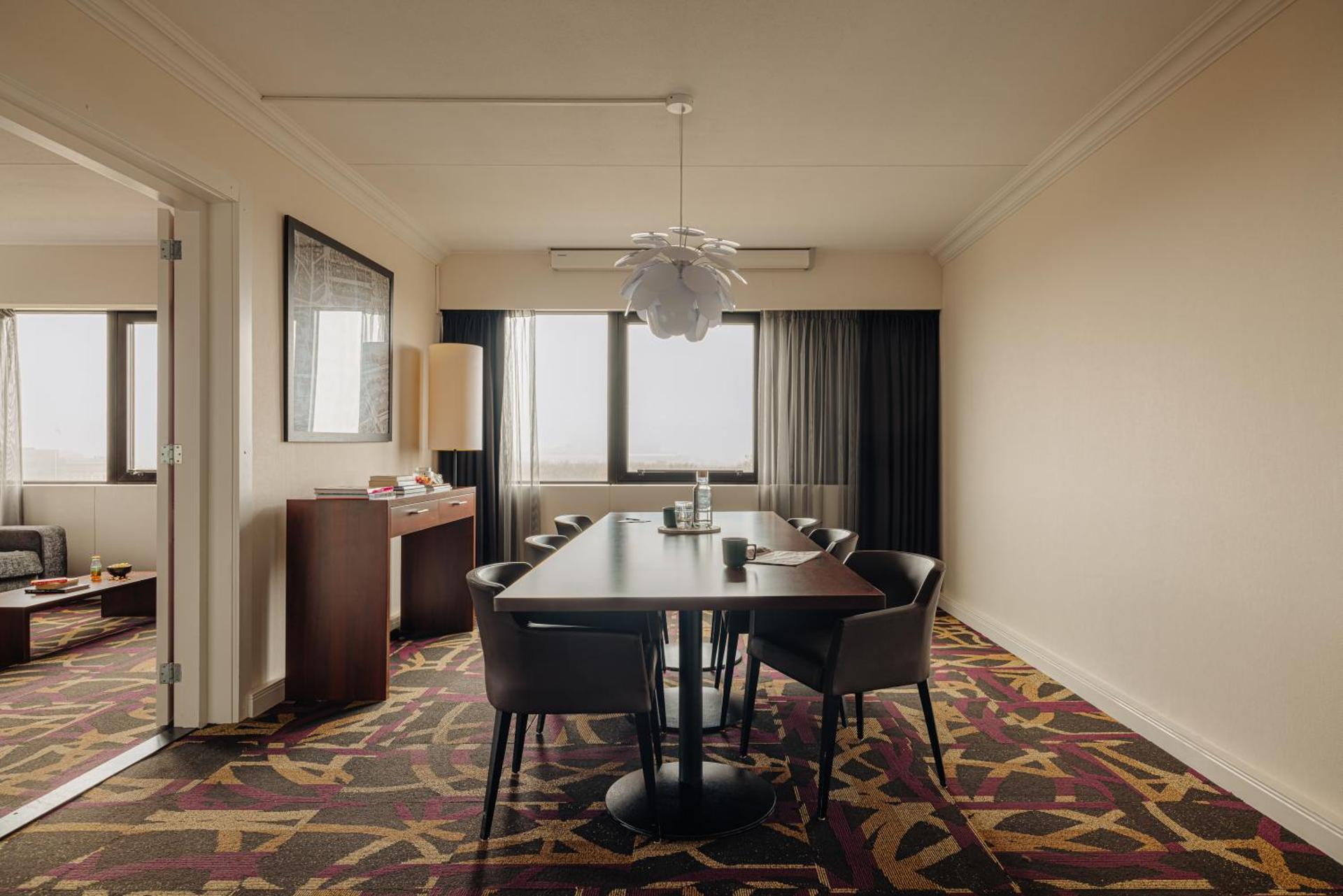 Meeting/conference room