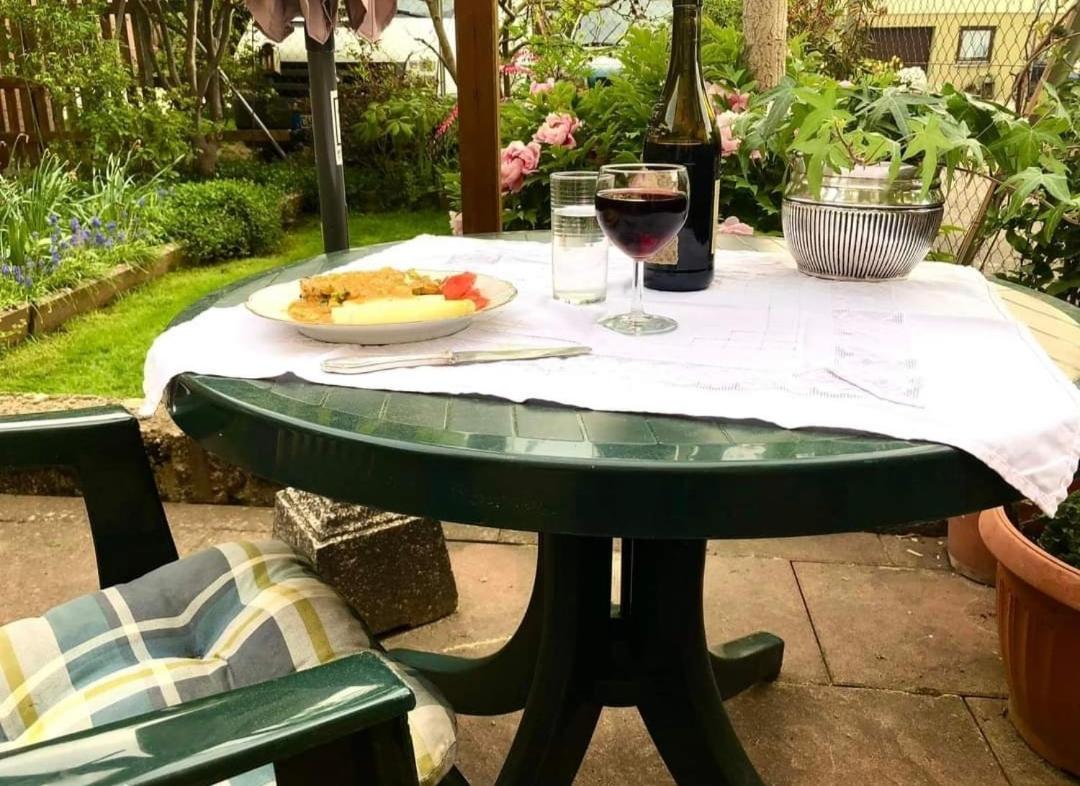 Zimmer mit zwei Einzelbetten