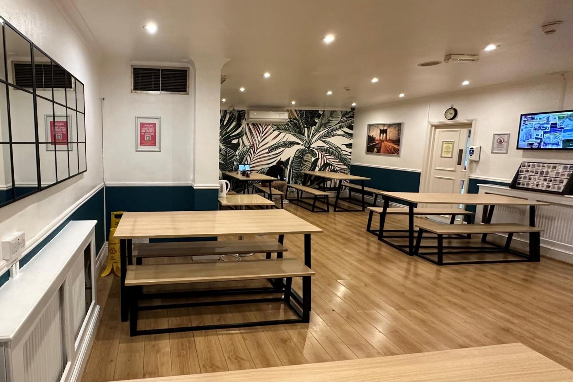 Communal lounge/ TV room