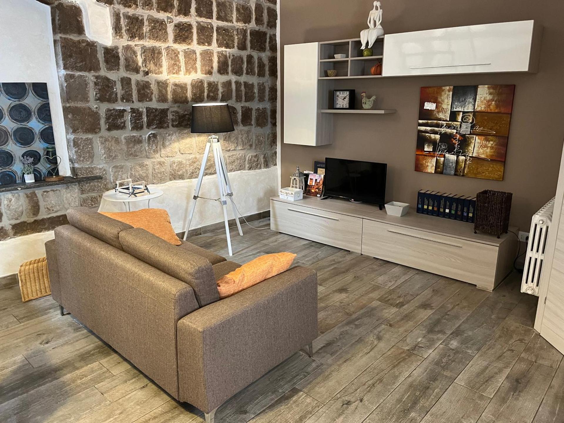 DOMUS TUSCIA APARTMENTS San Faustino guesthouse