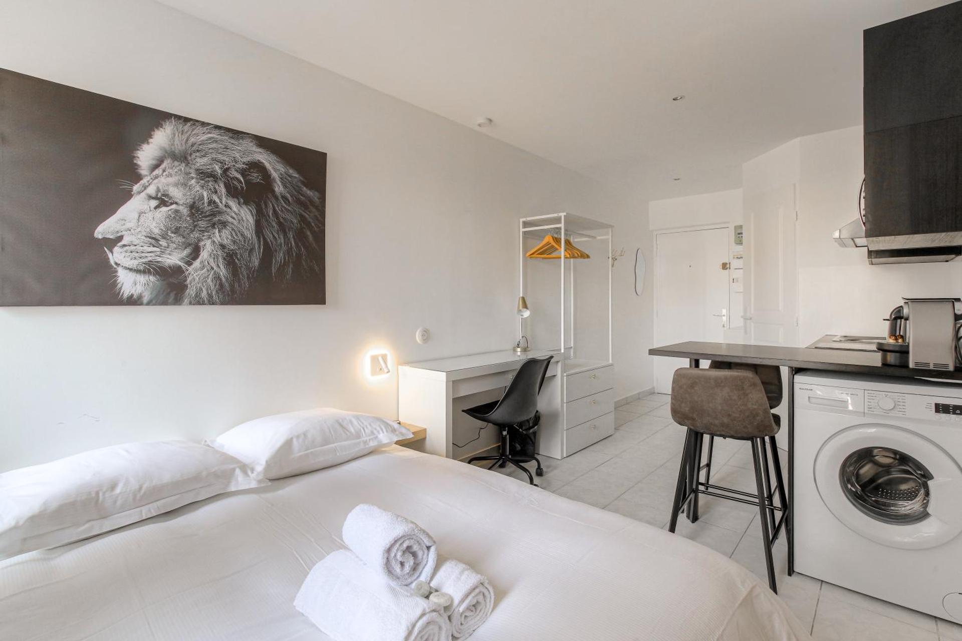 Photo of the whole room