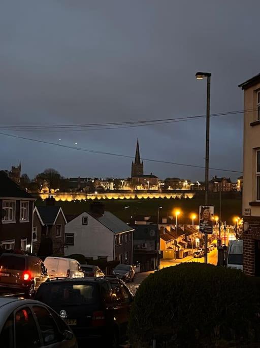 Westland Suites - Stylish, Modern, Elegant, Central Apartments