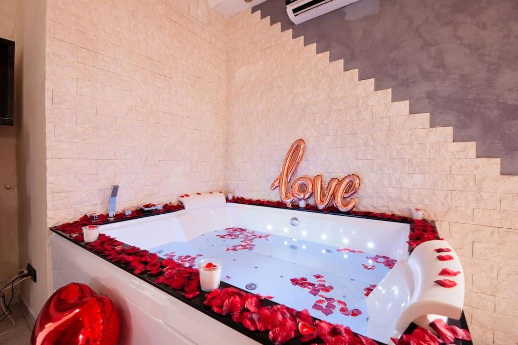 SuiteHouse - With Jacuzzi & All Comfort