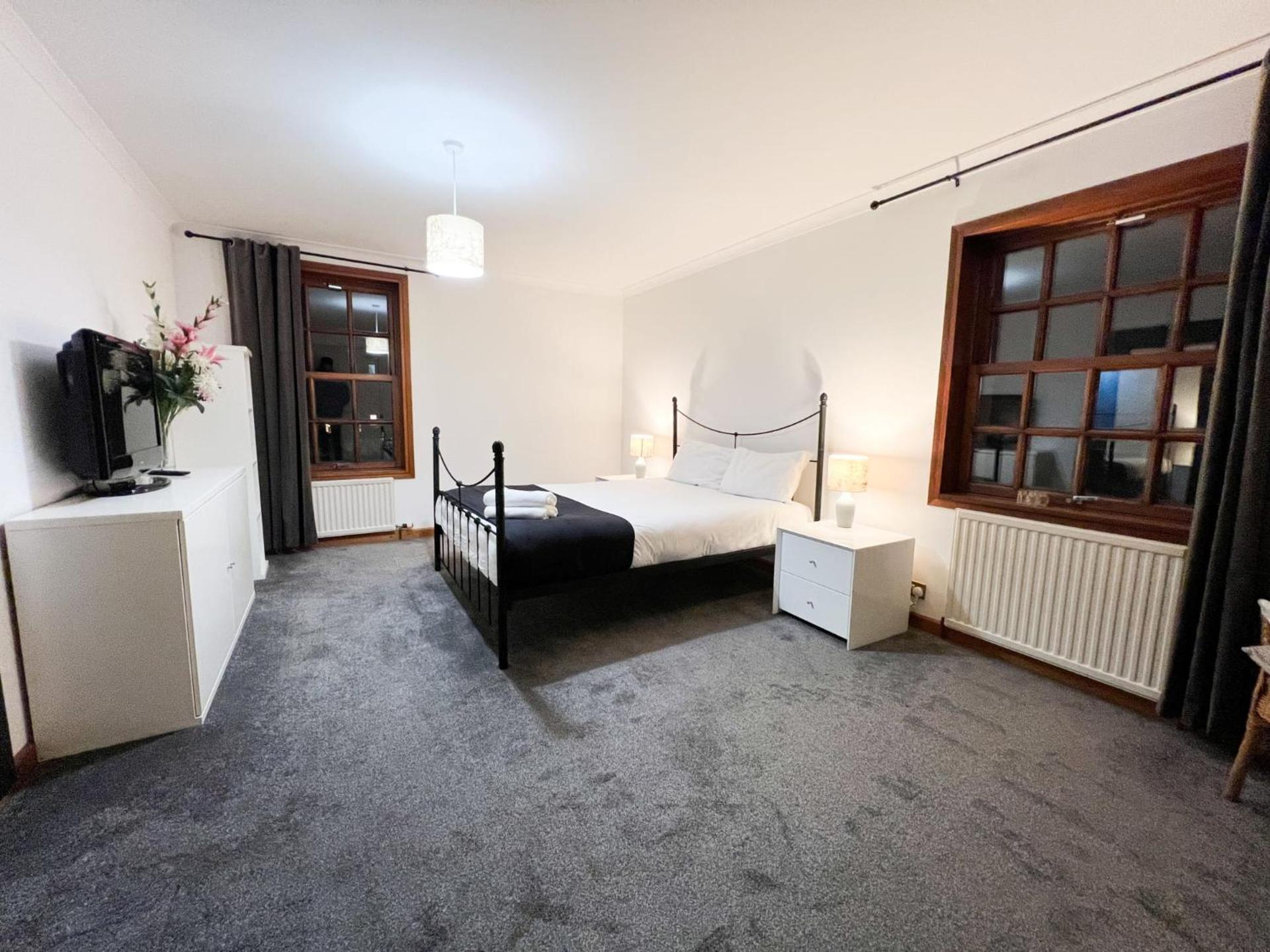 2BR Flat Historic Centre Sleeps 5