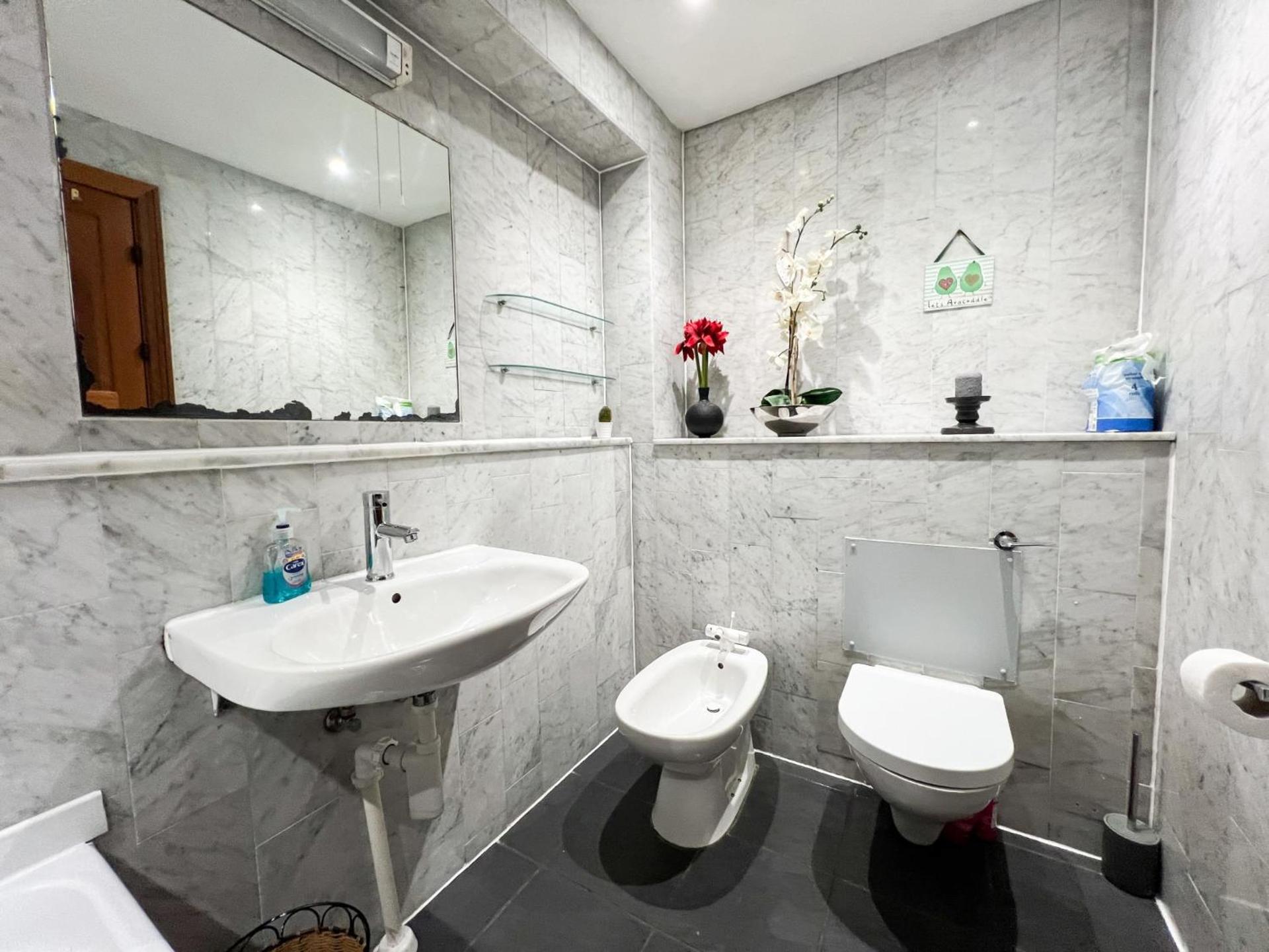 2BR Flat Historic Centre Sleeps 5