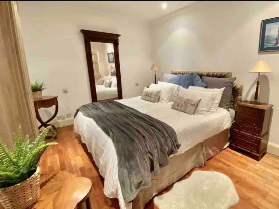 Spacious flat in the most desirable area of London