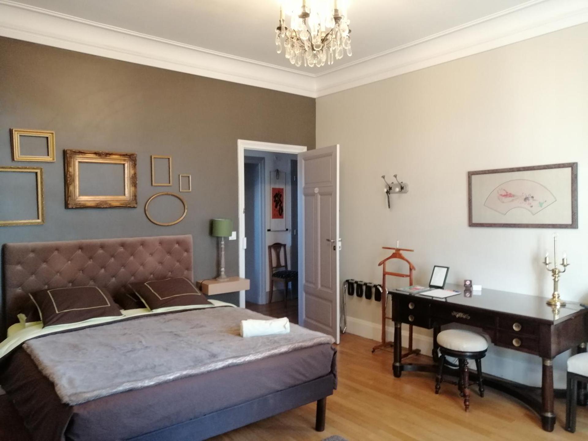 Chambres d'Hôtes de luxe Côté Parc-Côté Jardin avec parking privé gratuit