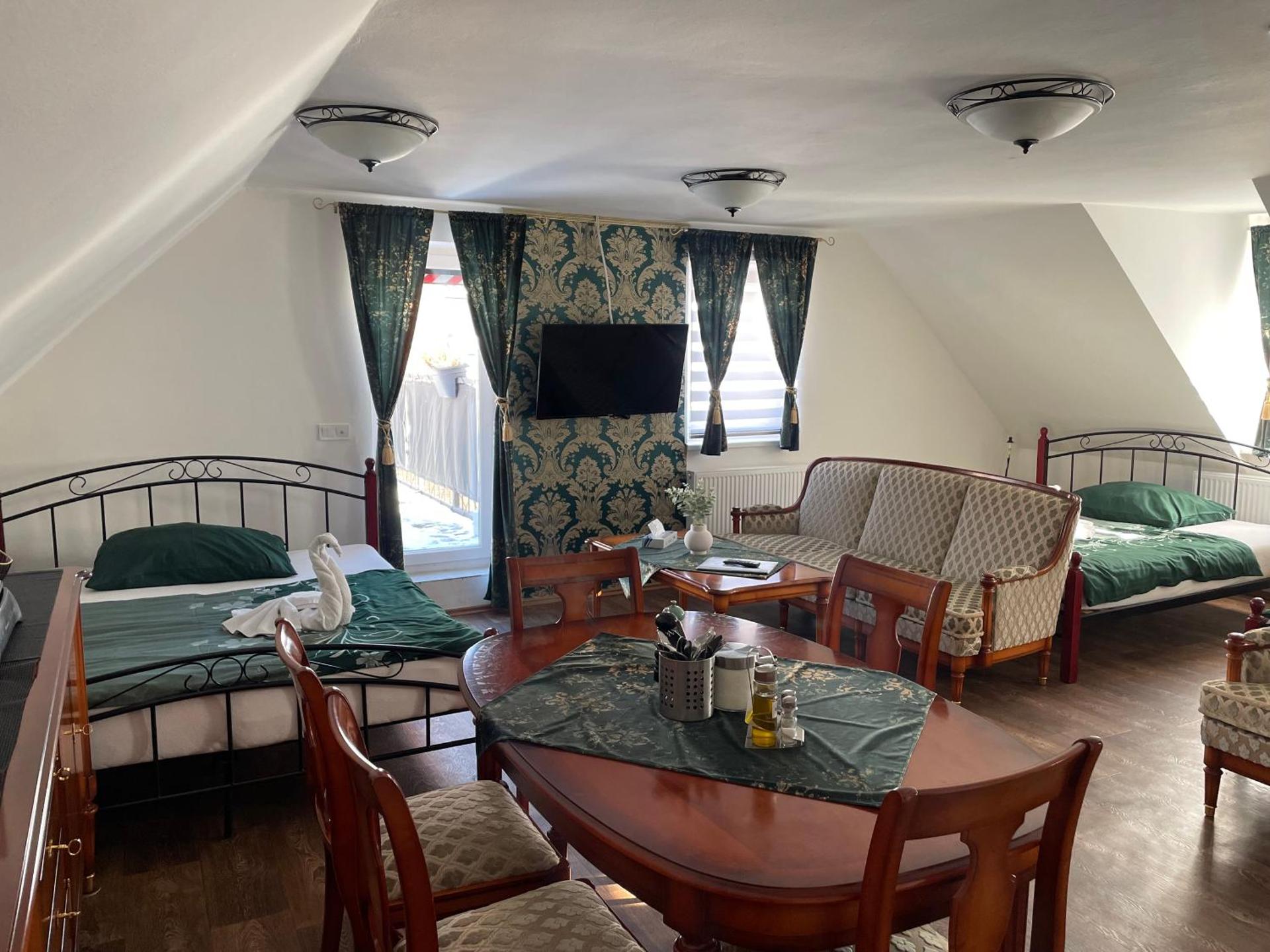 Ubytování U Synagogy Dobříš