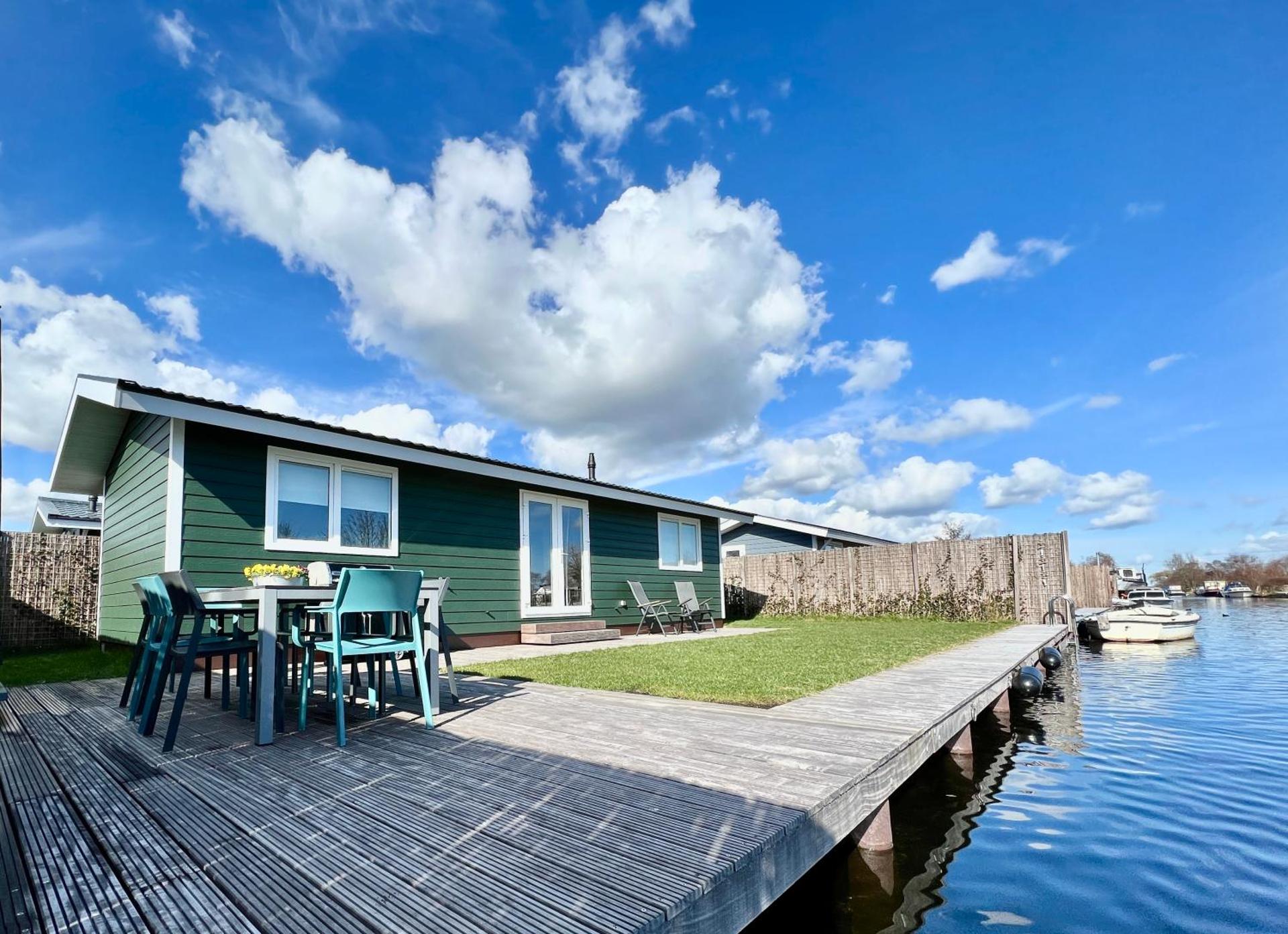 NEW - The Surf Shack - on a lake near Amsterdam!