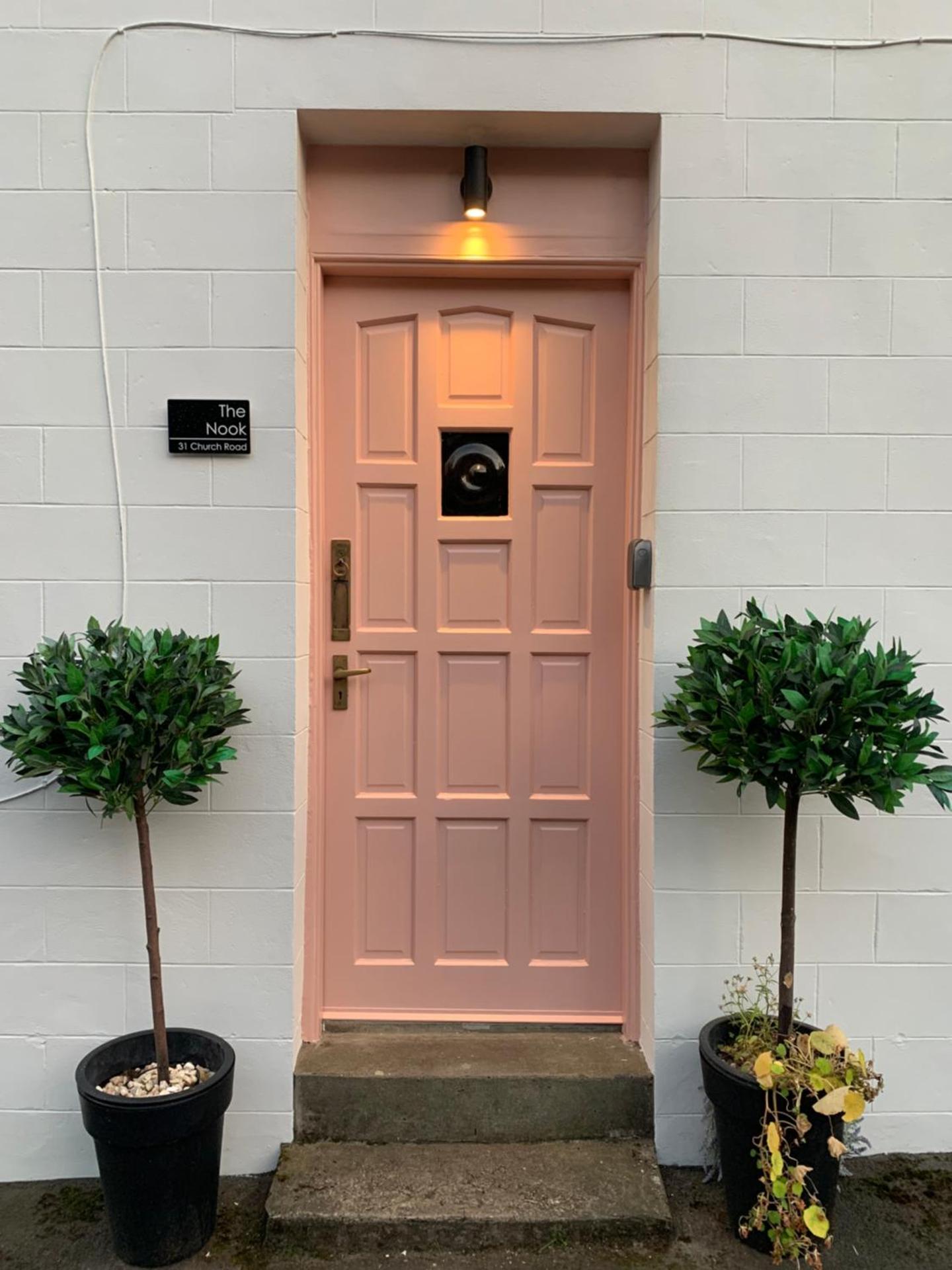 The Nook - A stylish apartment with garden, near the beach