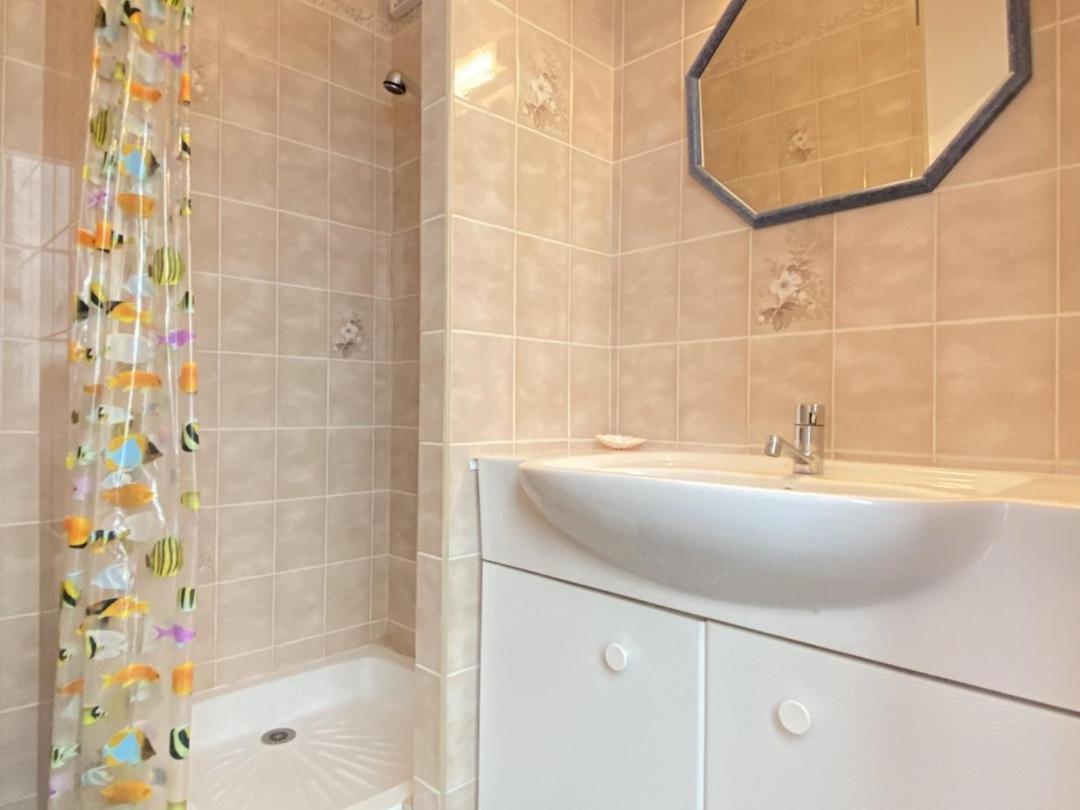 512 - A Erquy, en bordure de la plage du centre, à 300m du centre des commerces