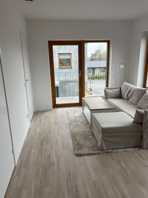 Nybyggd lgh 100m till stranden, 150m till golfbana ,samt gemensam pool och spa